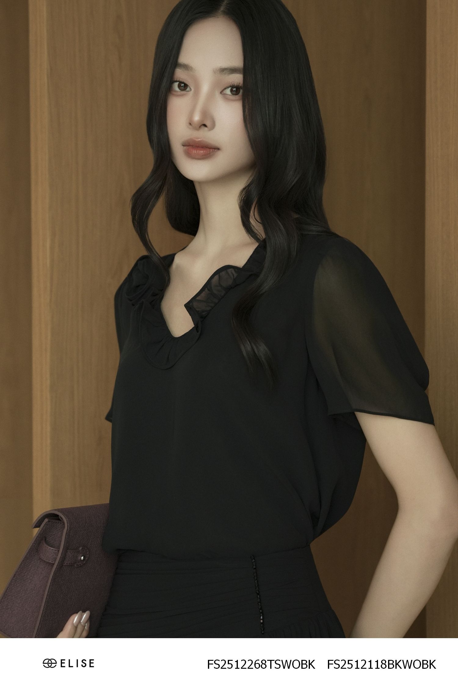 ÁO CHIFFON ĐEN CUỐN HOA CỔ