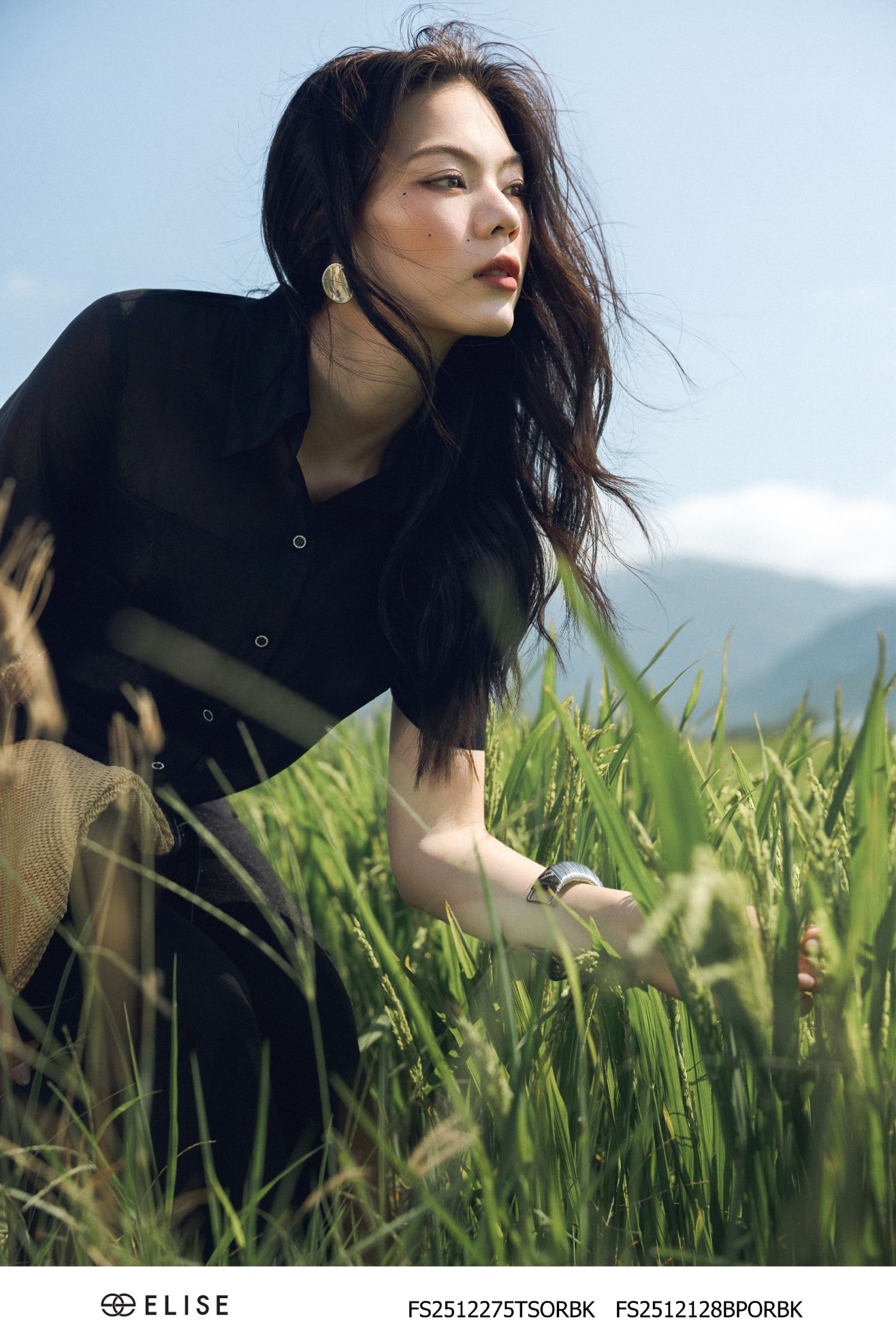 SM TƠ ĐEN NGẮN TAY CỔ ĐỨC