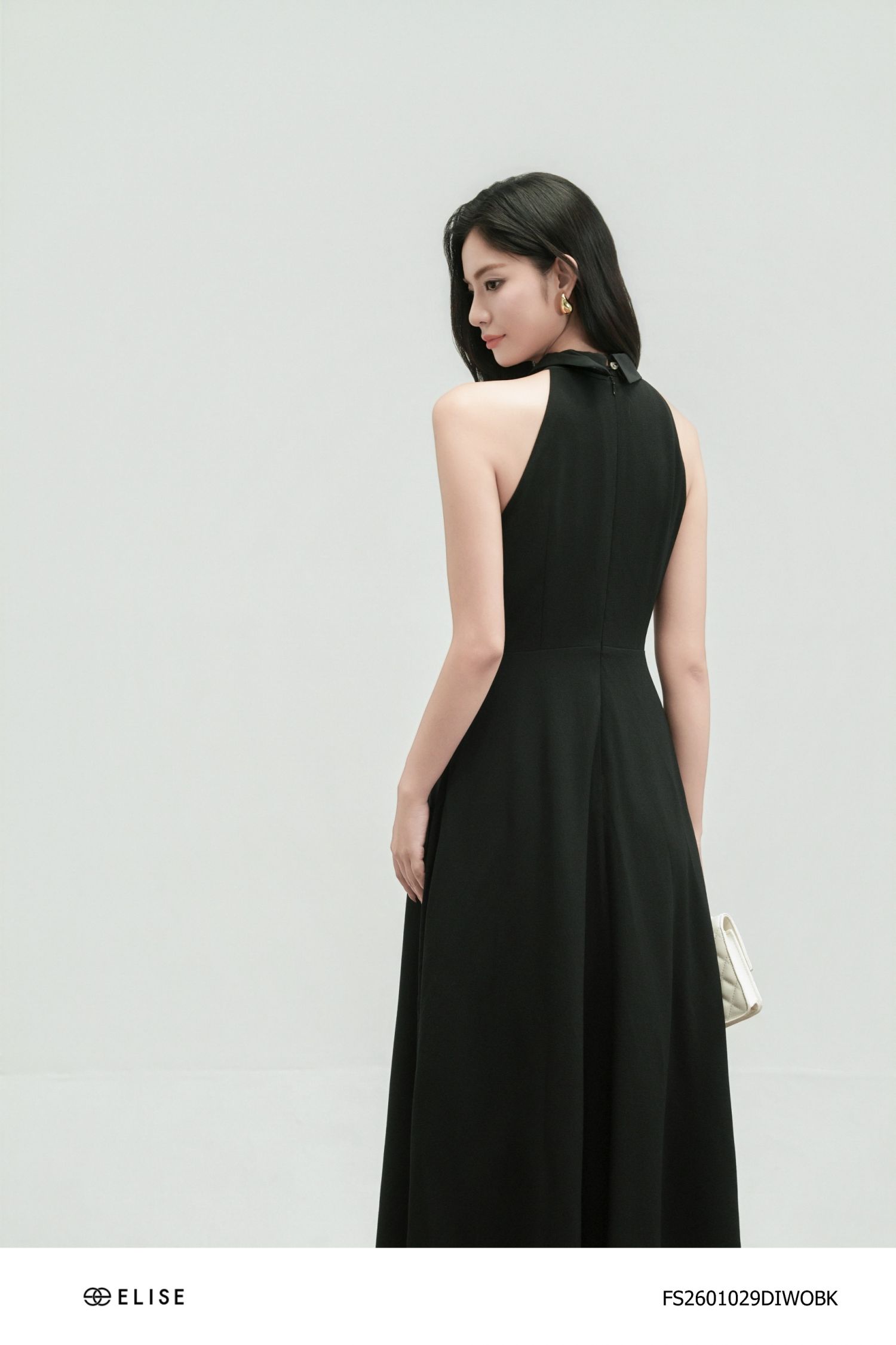 ĐẦM ĐEN PHỐI CỔ YẾM BẤU MÍ NGỰC