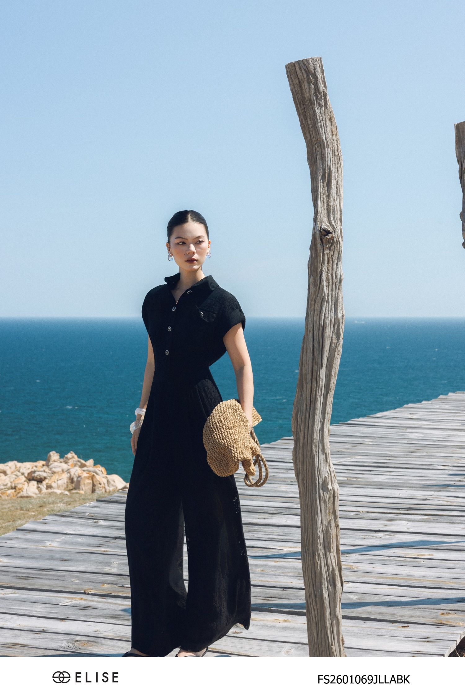 JUMPSUIT DÀI REN HOA ĐEN CỔ ĐỨC