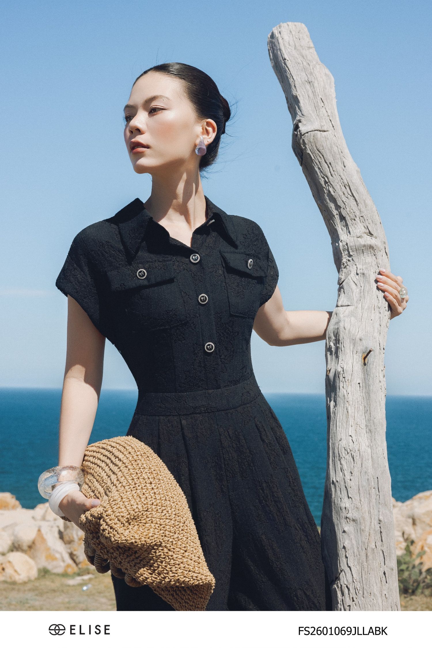 JUMPSUIT DÀI REN HOA ĐEN CỔ ĐỨC