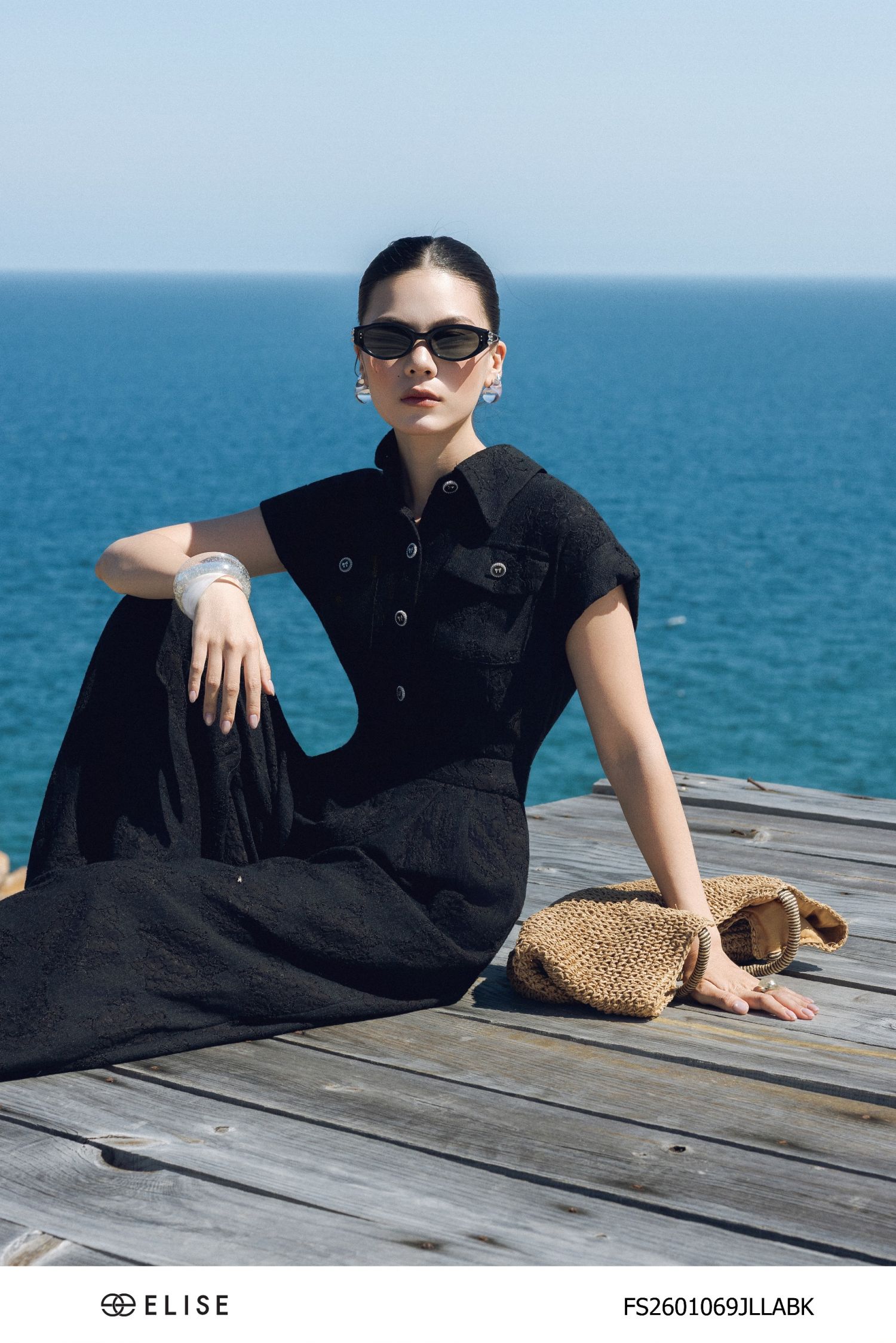 JUMPSUIT DÀI REN HOA ĐEN CỔ ĐỨC