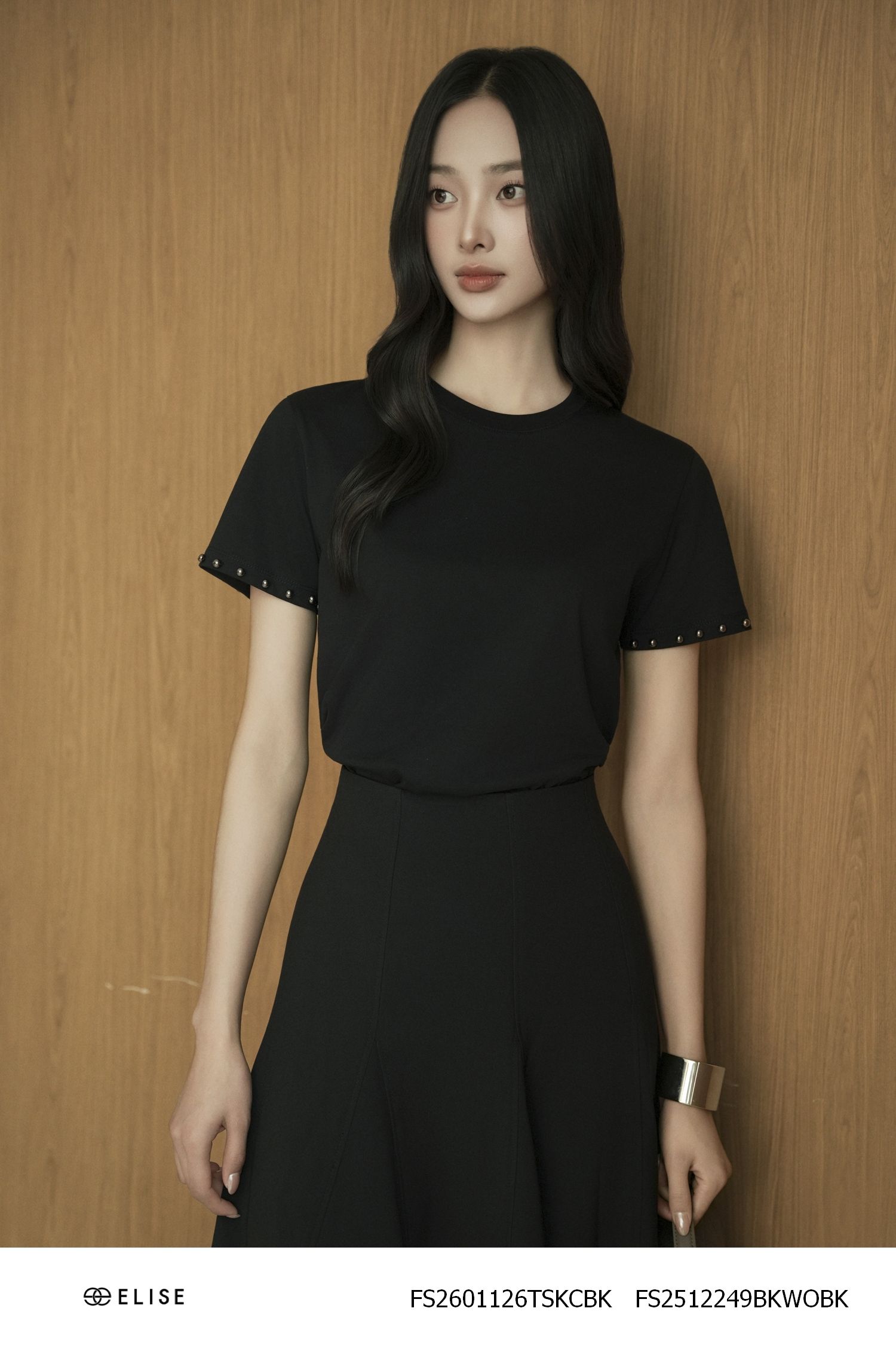 ÁO THUN ĐEN TAY ĐÍNH CƯỜM