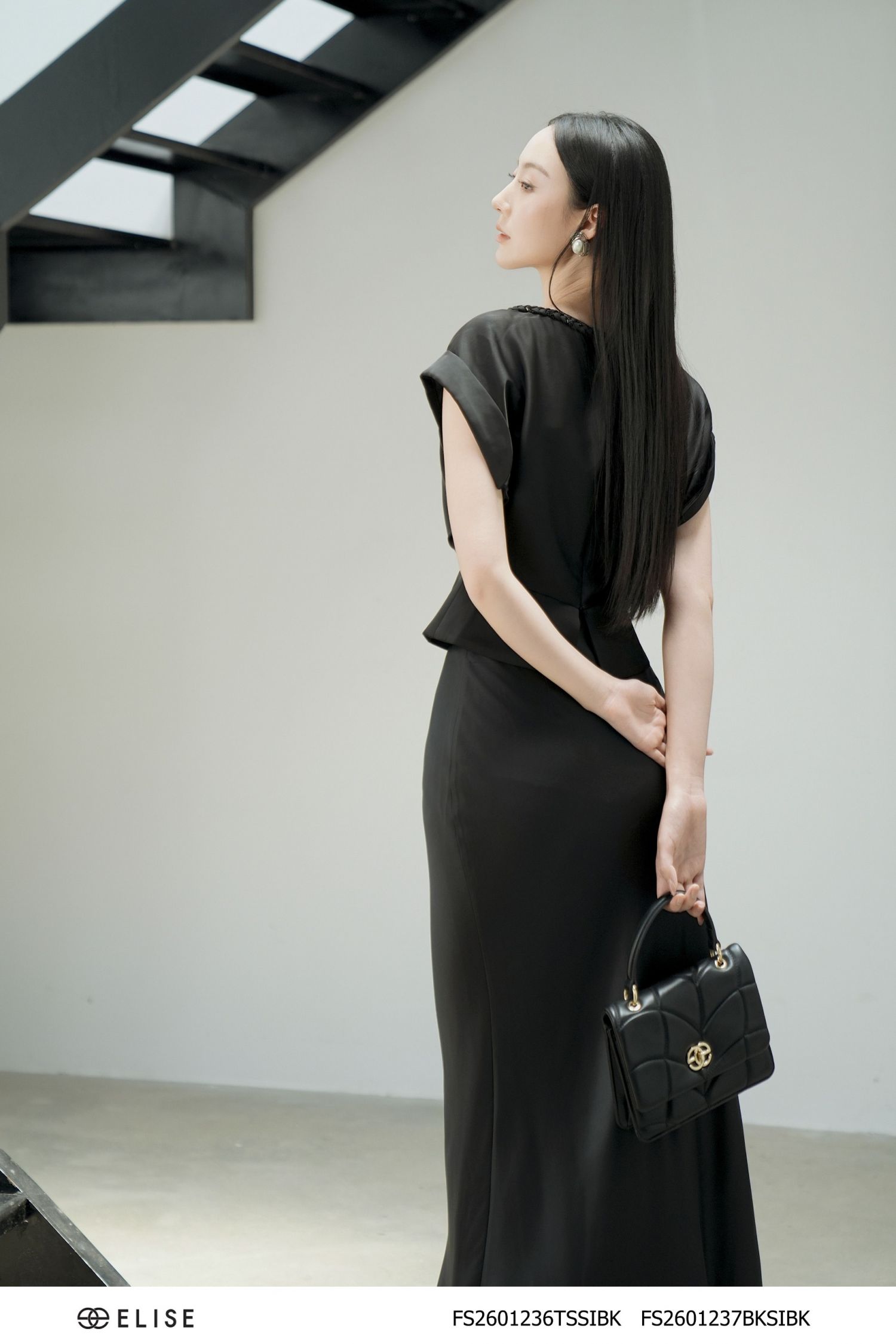 ÁO LỤA ĐEN TẾT DÂY VIỀN CỔ