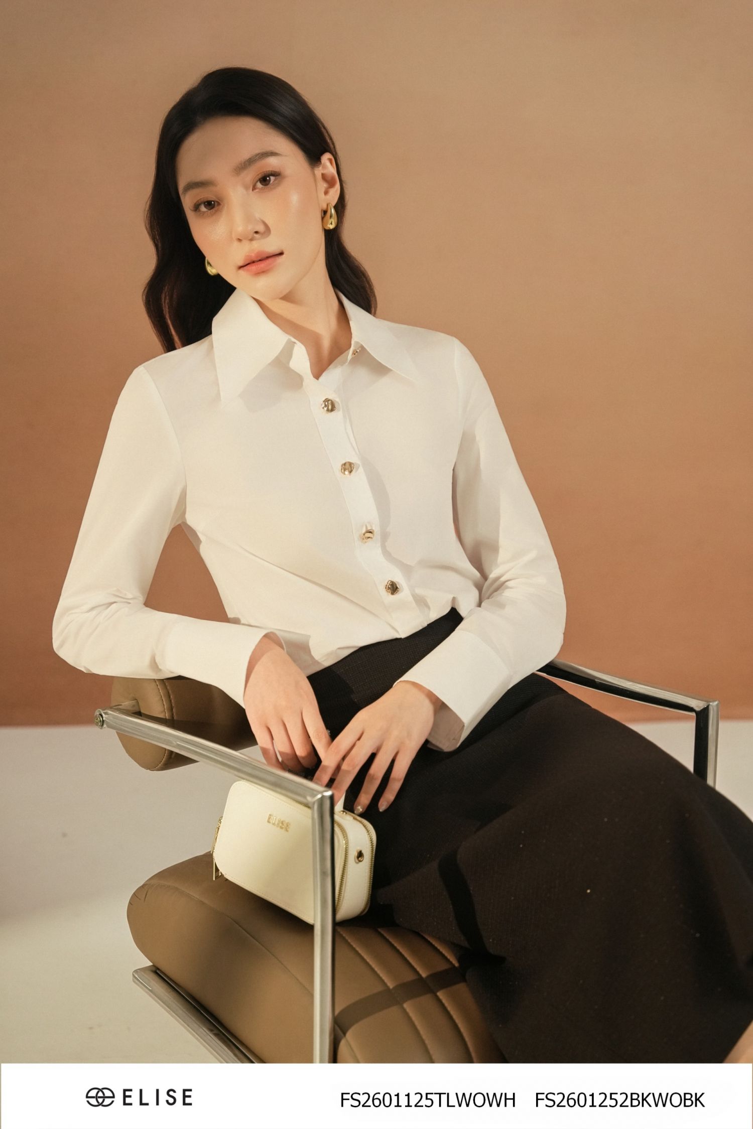 JUPE ĐEN VÂN SỢI KIM TUYẾN XẺ SAU