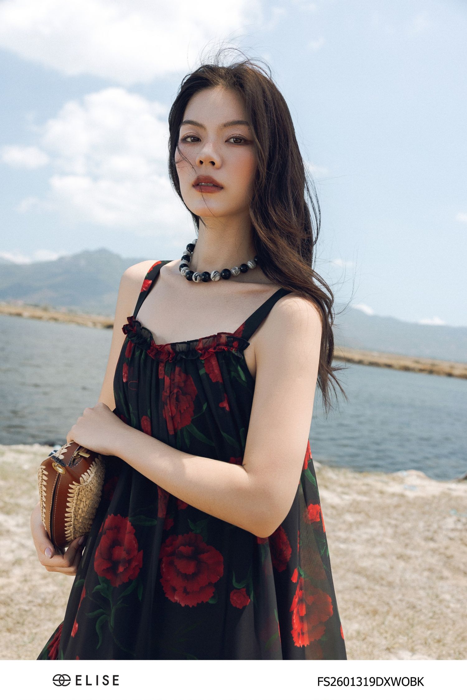 ĐẦM MAXI HOA NỀN ĐEN XẾP BÈO NGỰC