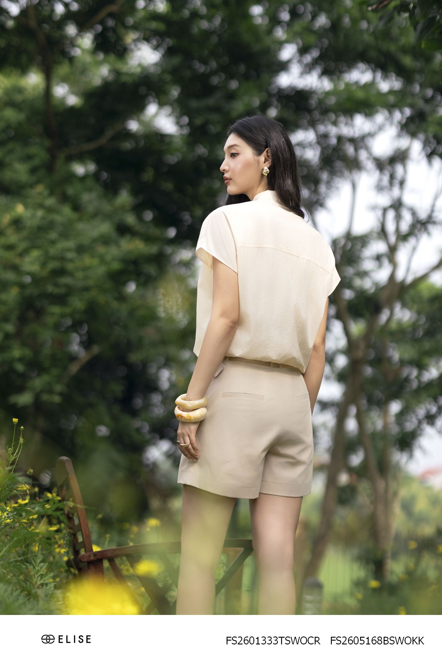 ÁO THÔ GIÓ KEM DIỄU CHỈ