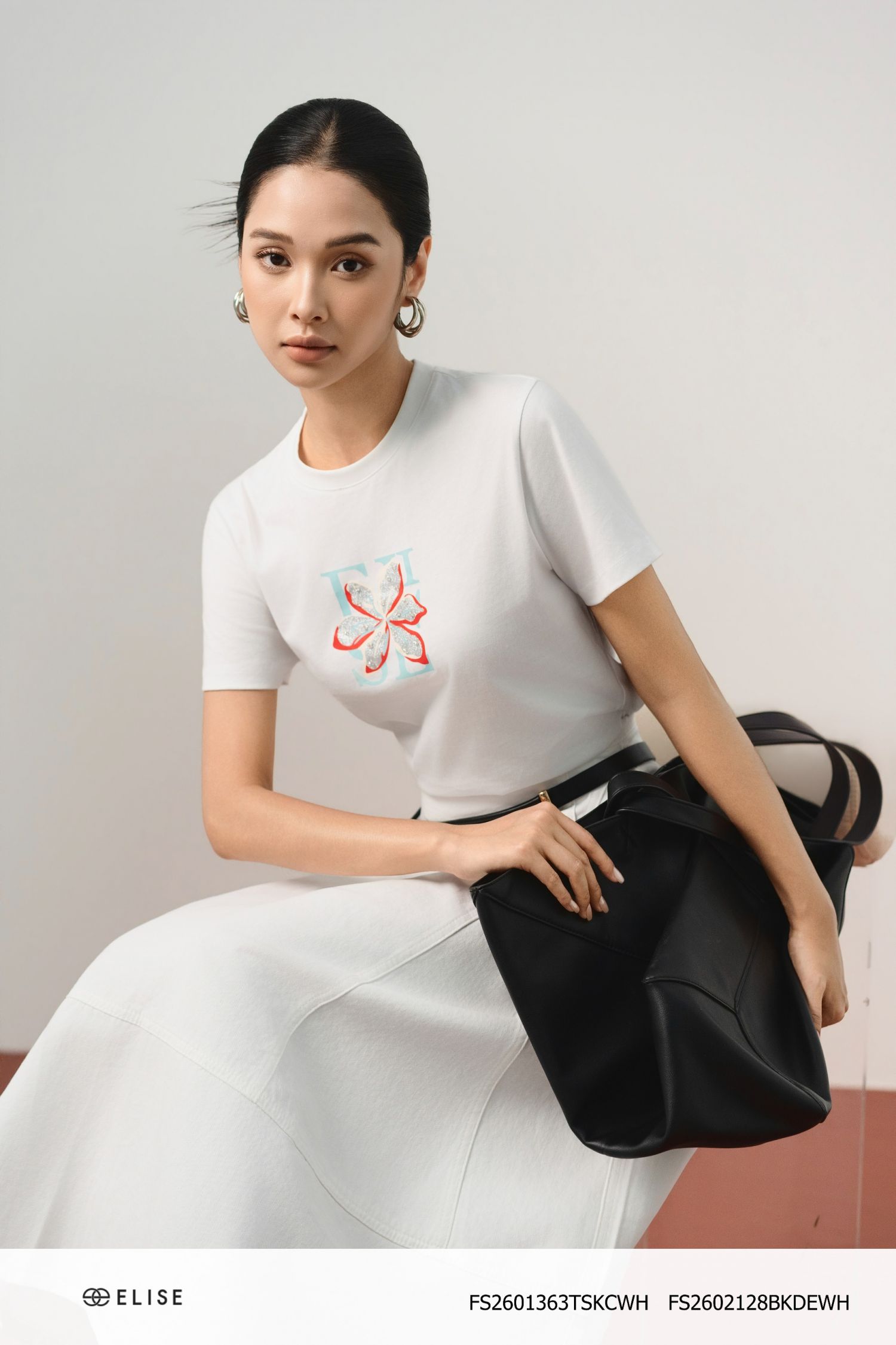 ÁO THUN TRẮNG IN NHŨ ĐÍNH ĐÁ