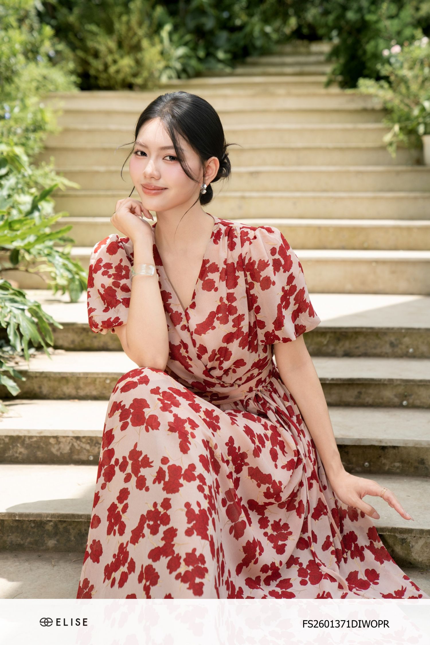 ĐẦM CHIFFON HT HOA ĐỎ CỔ CHÉO