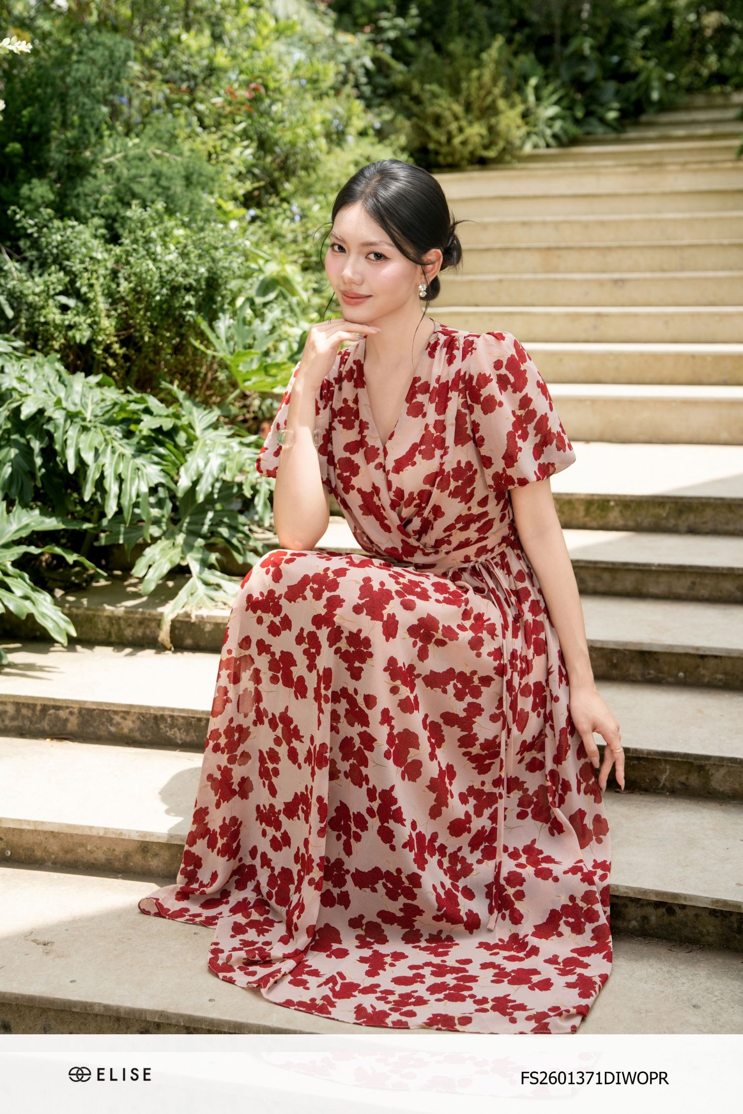 ĐẦM CHIFFON HT HOA ĐỎ CỔ CHÉO
