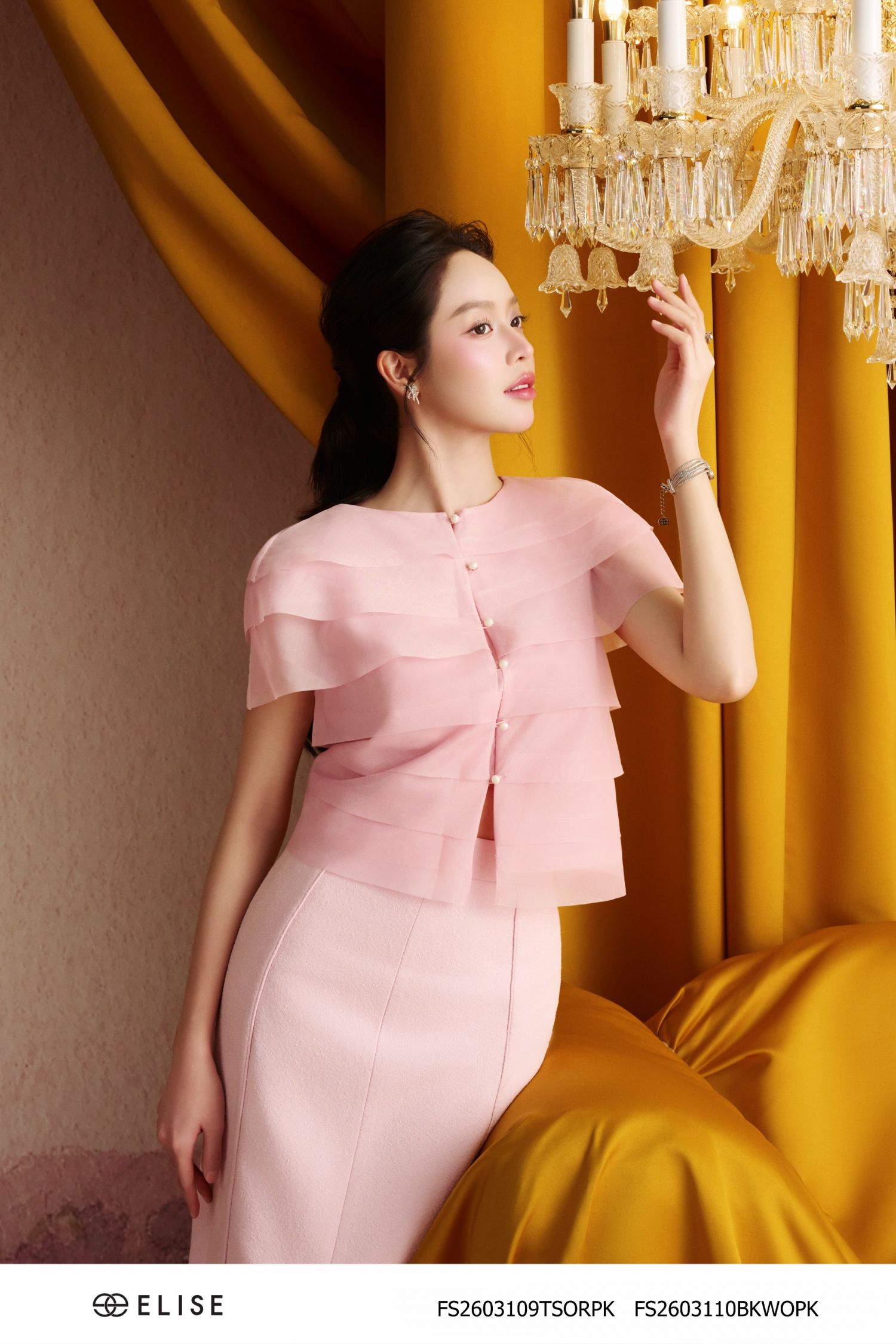 ÁO TƠ HỒNG PHẤN VAI CAPE