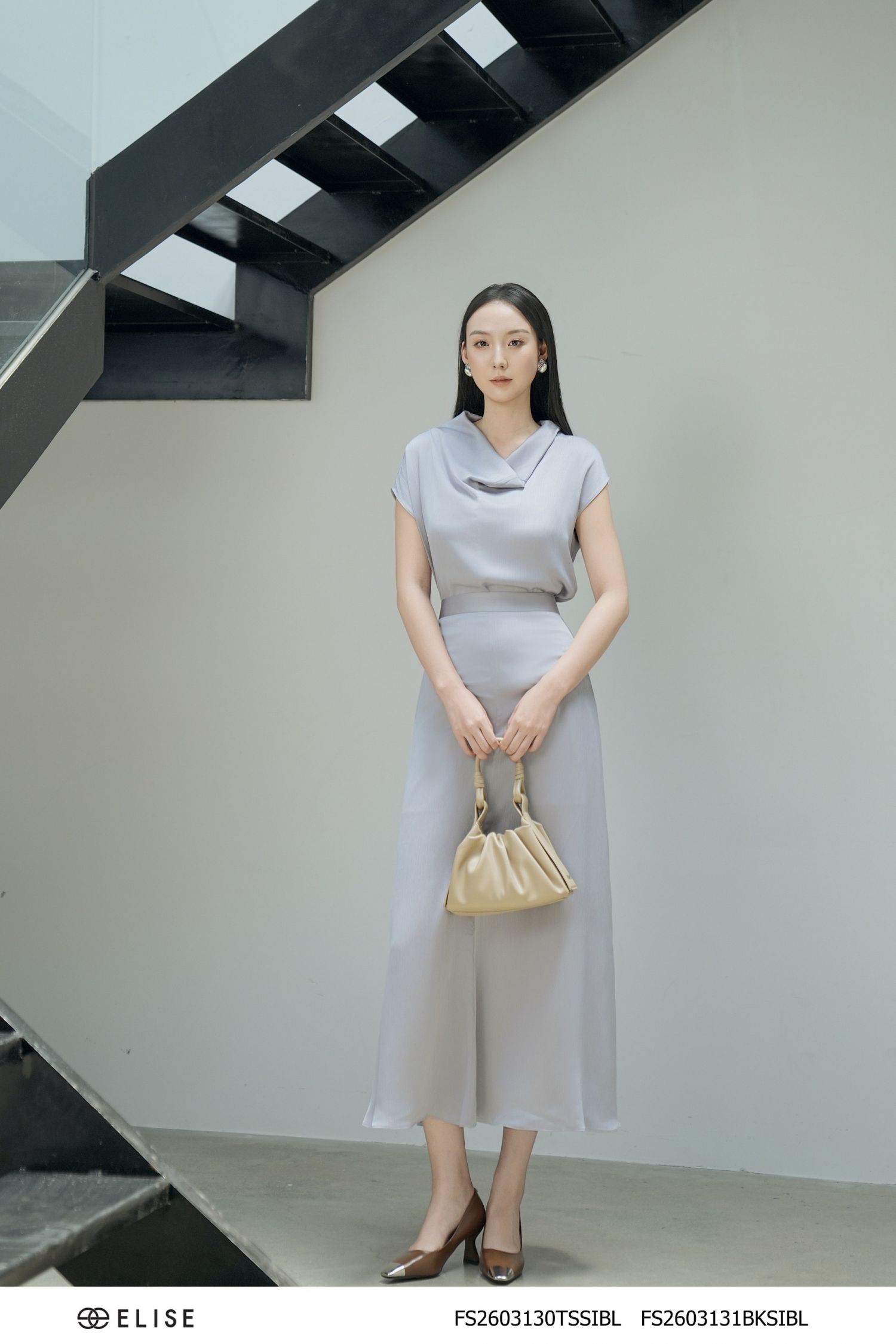 CHÂN VÁY XANH GHI DÀI