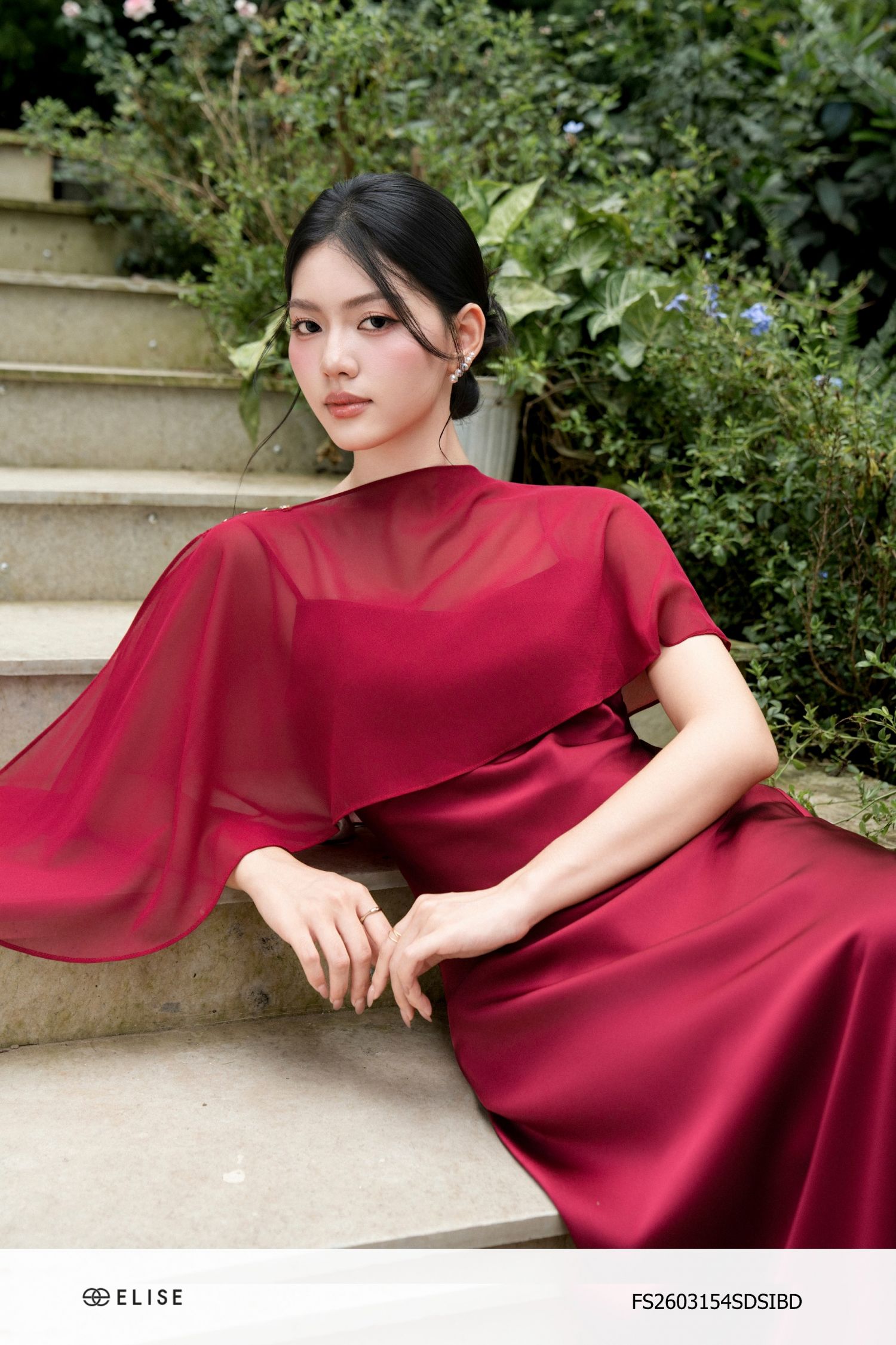 SET ĐẦM LỤA ĐỎ SẪM KÈM CHOÀNG CAPE