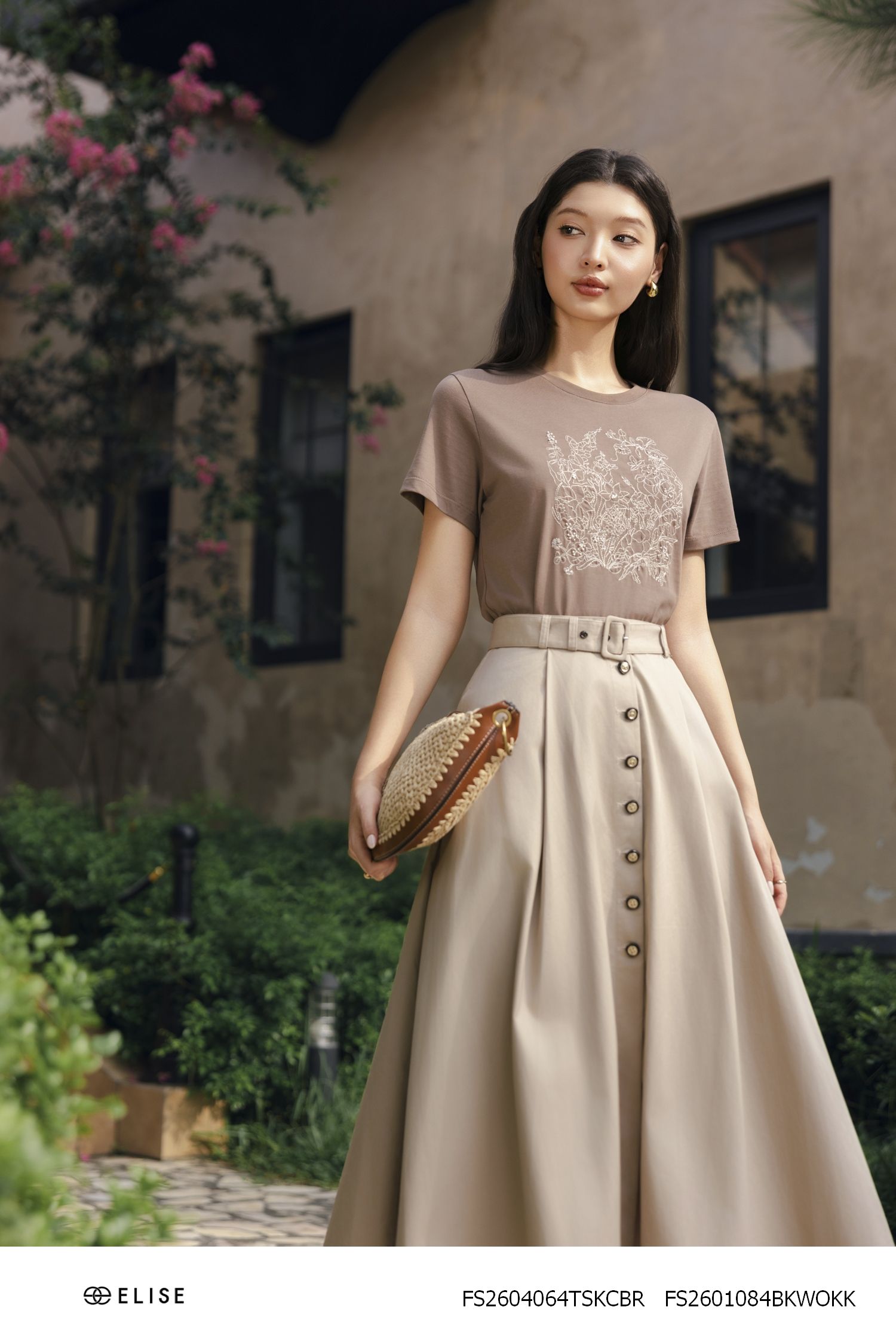 ÁO THUN NÂU THÊU ĐÍNH CƯỜM