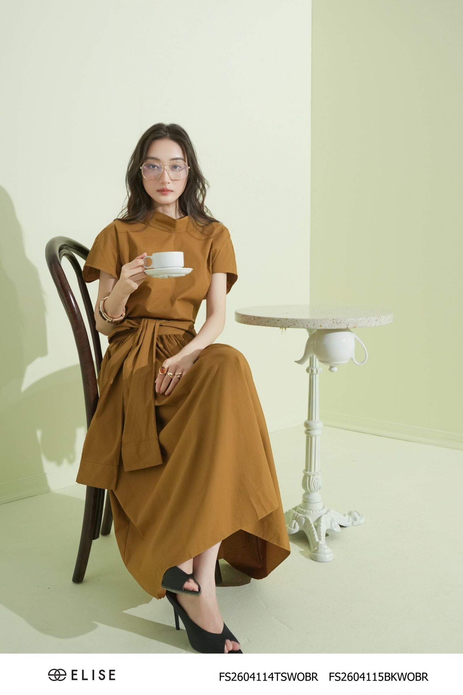 ÁO THÔ NÂU VÀNG CỔ V SAU