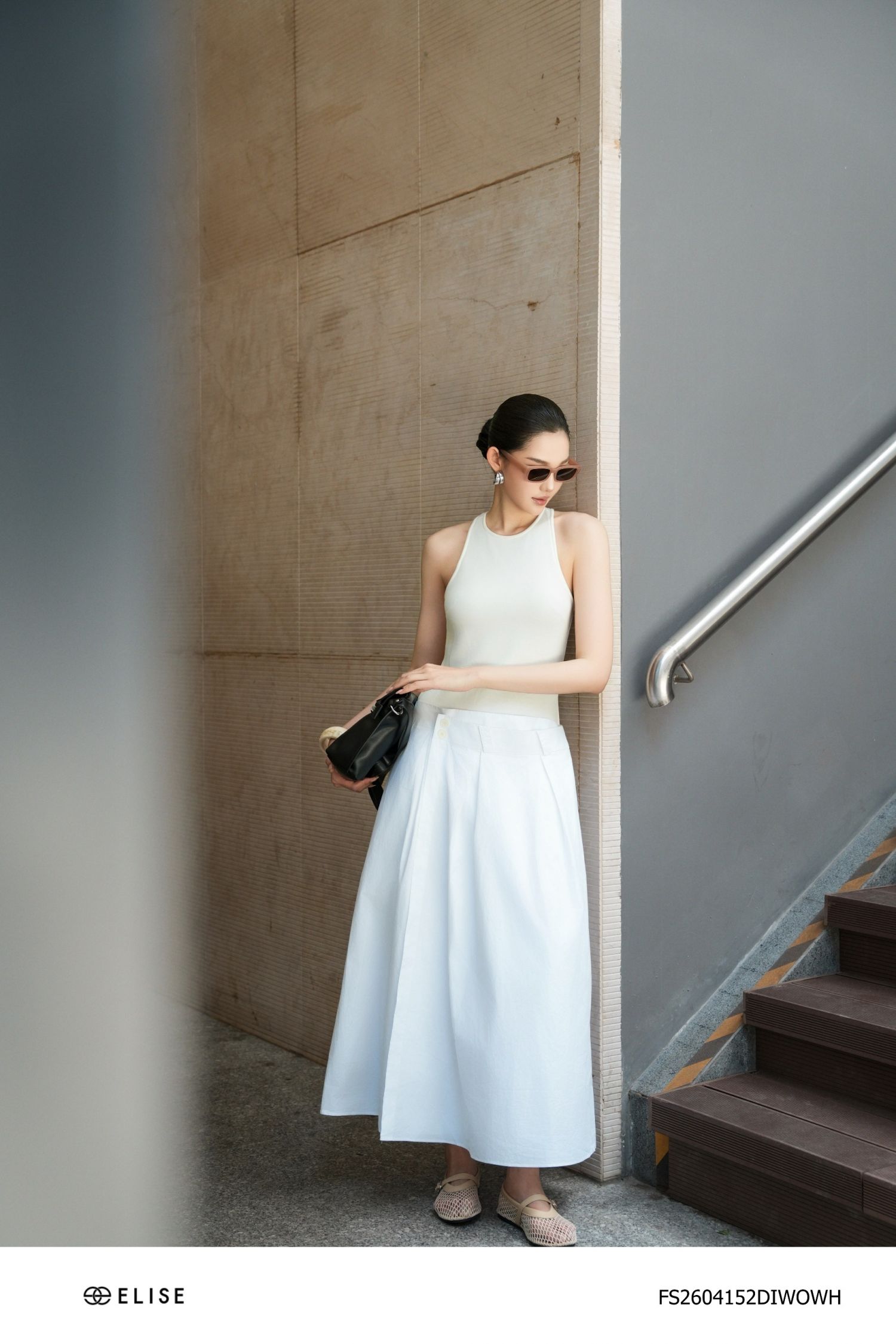 ĐẦM TRẮNG SÁT NÁCH ĐAN LƯNG CHÉO