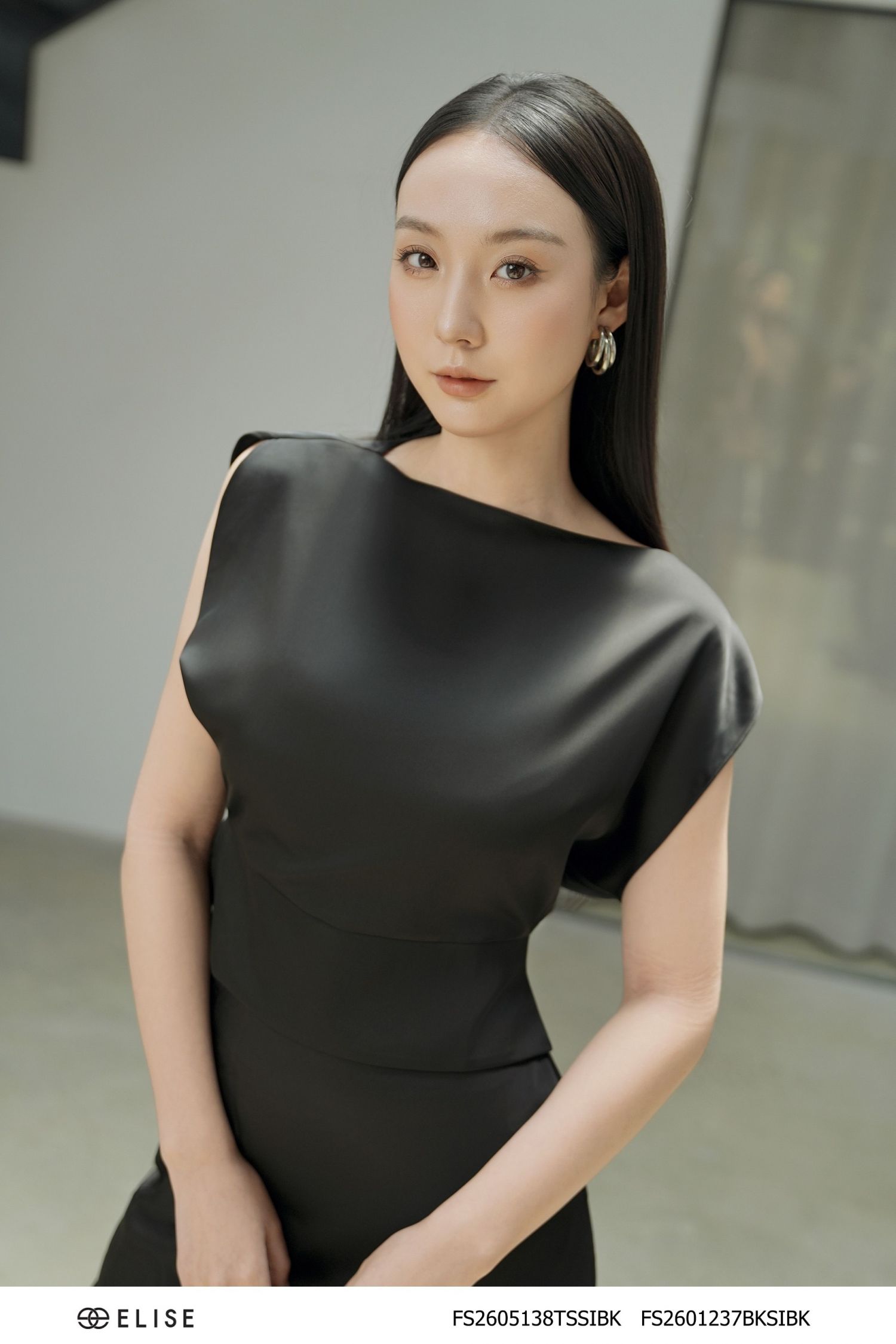 ÁO LỤA ĐEN VAI CHỜM