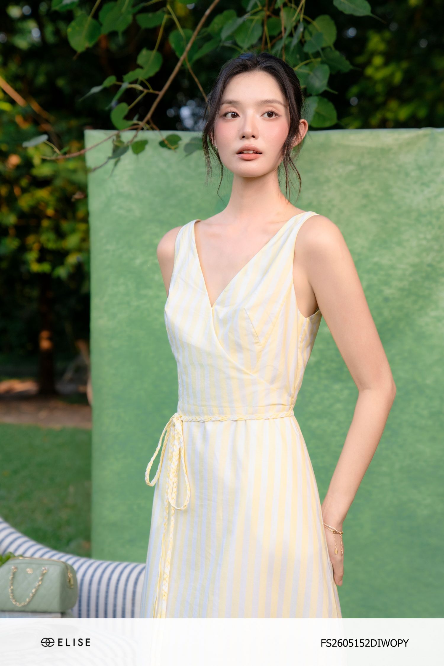 ĐẦM THÔ KẺ VÀNG CỔ CHÉO