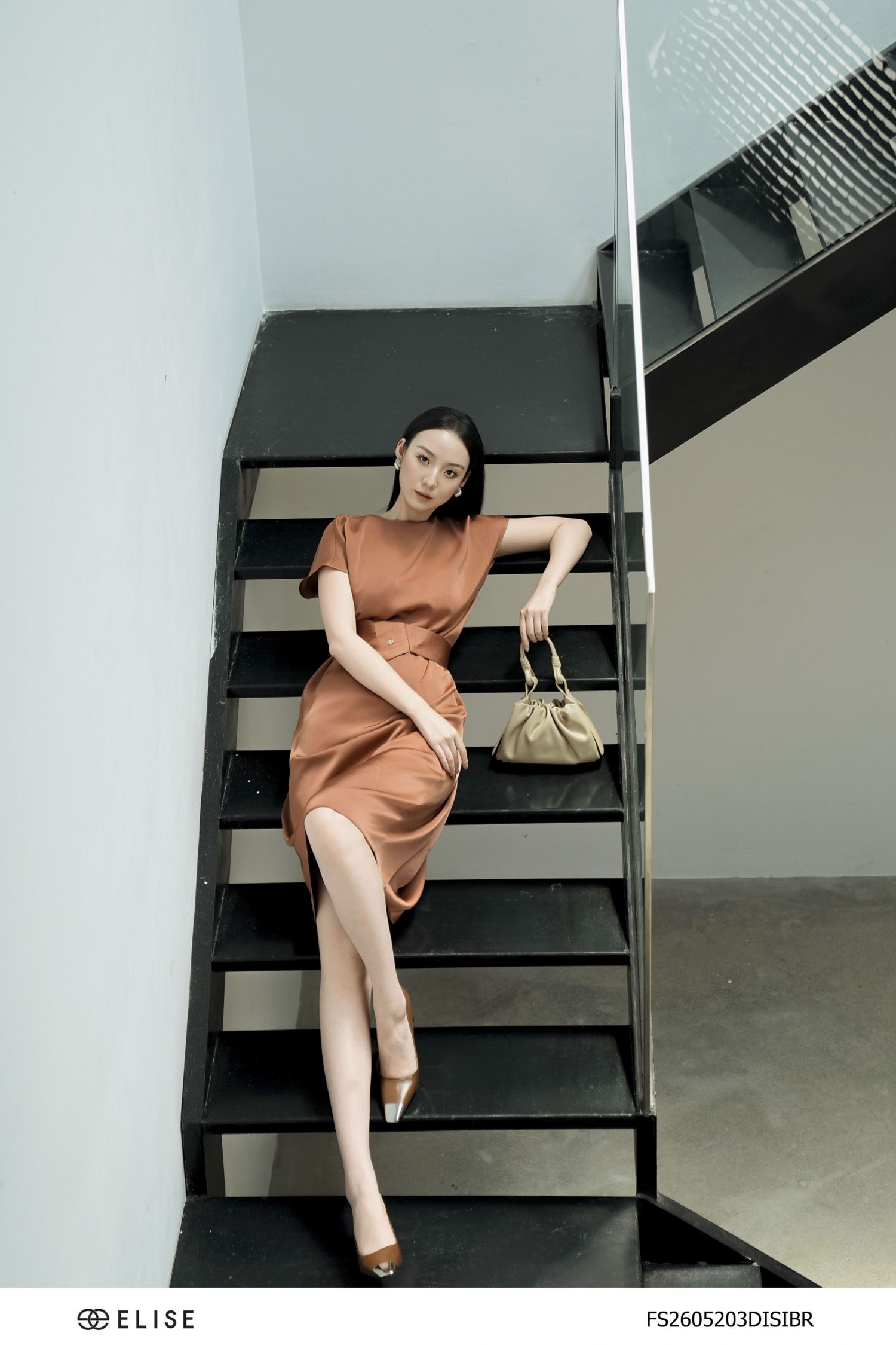 ĐẦM LỤA NÂU CAM ĐAI NƠ EO