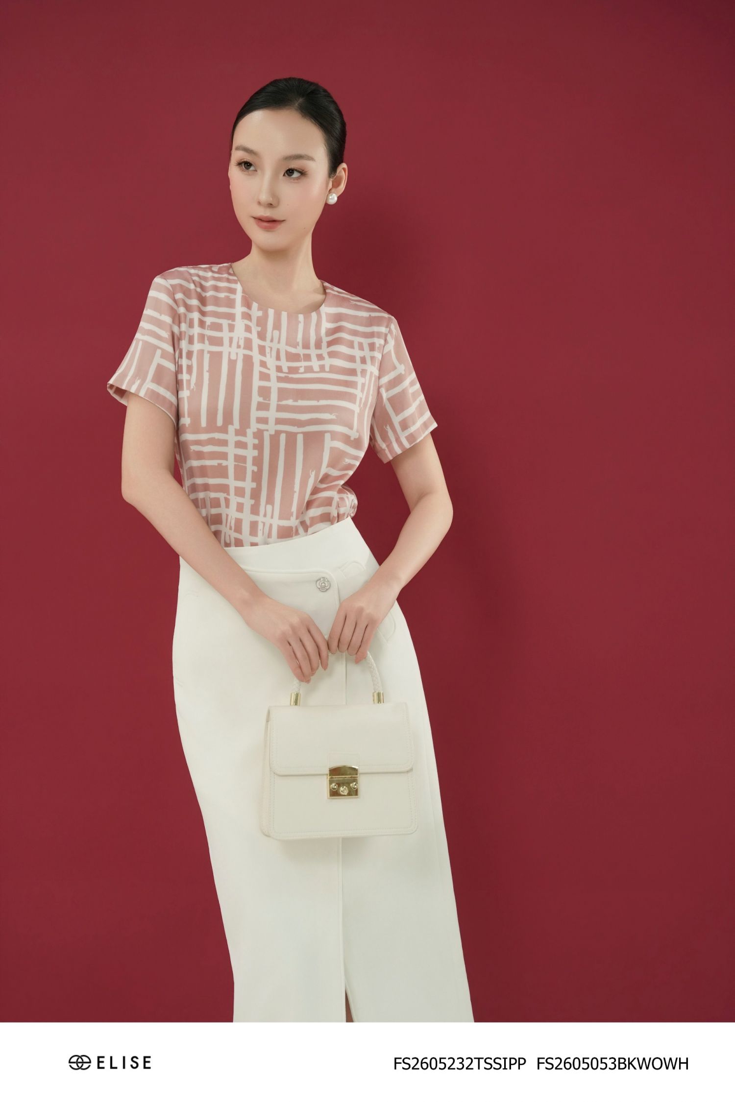 ÁO LỤA HT NỀN HỒNG CỔ TRÒN