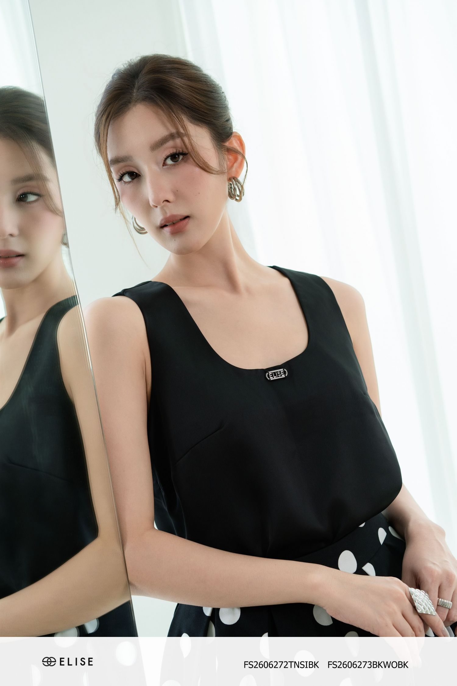 CV ĐEN CHẤM BI TRẮNG XẾP LY