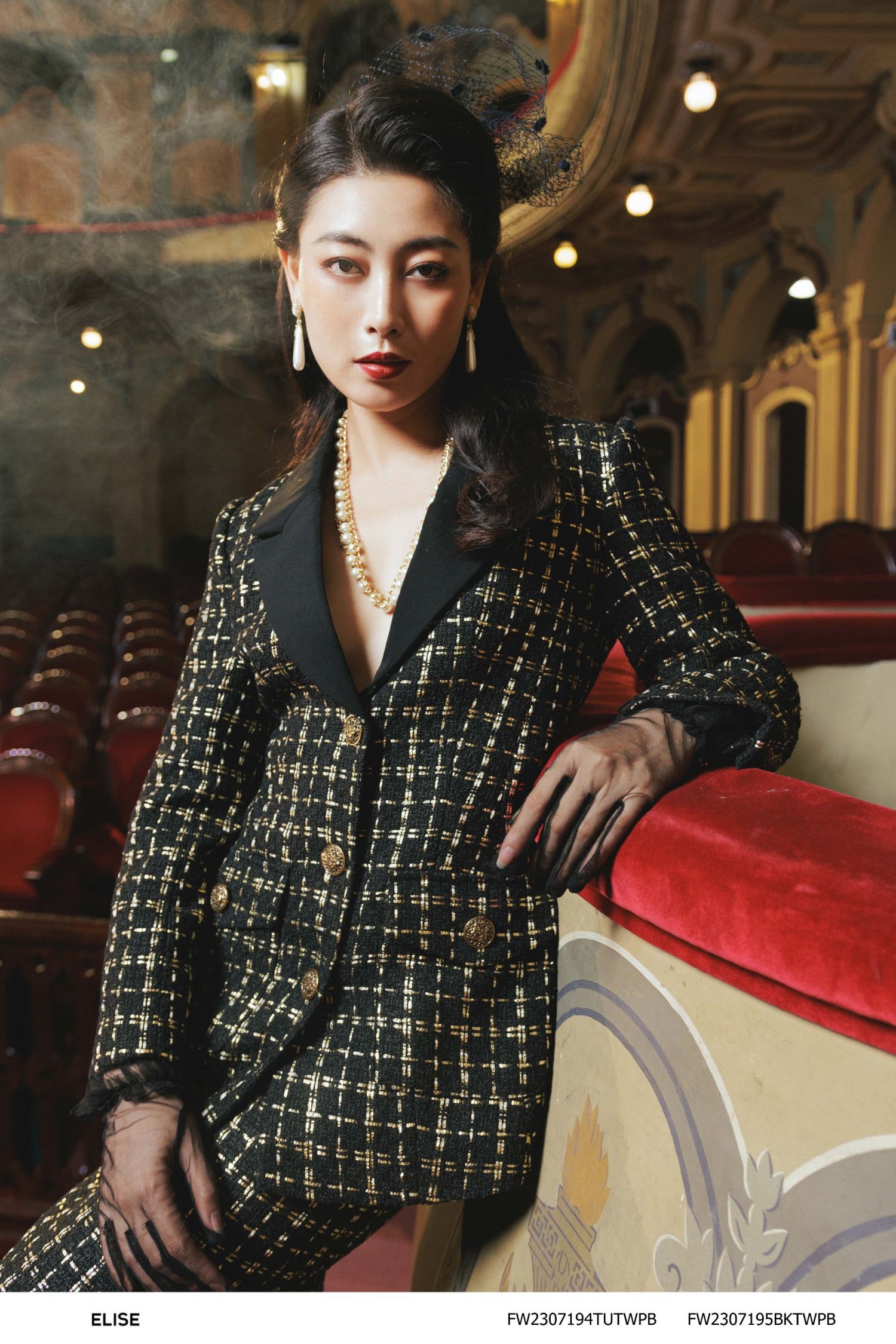 JUPE DẠ TWEED ĐEN KẺ KT VÀNG