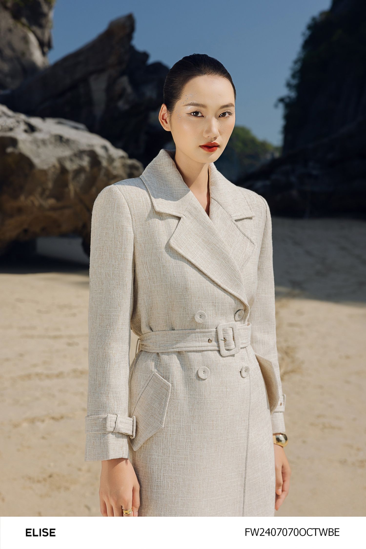 MĂNG TÔ TWEED SỢI BE NÂU ỐP TÚI CHÉO
