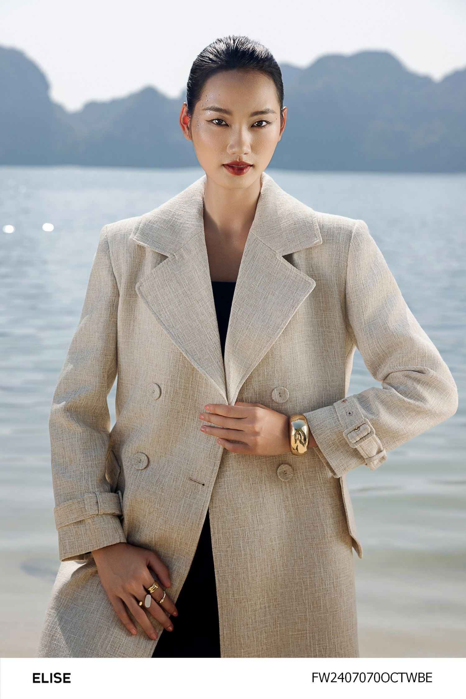 MĂNG TÔ TWEED SỢI BE NÂU ỐP TÚI CHÉO