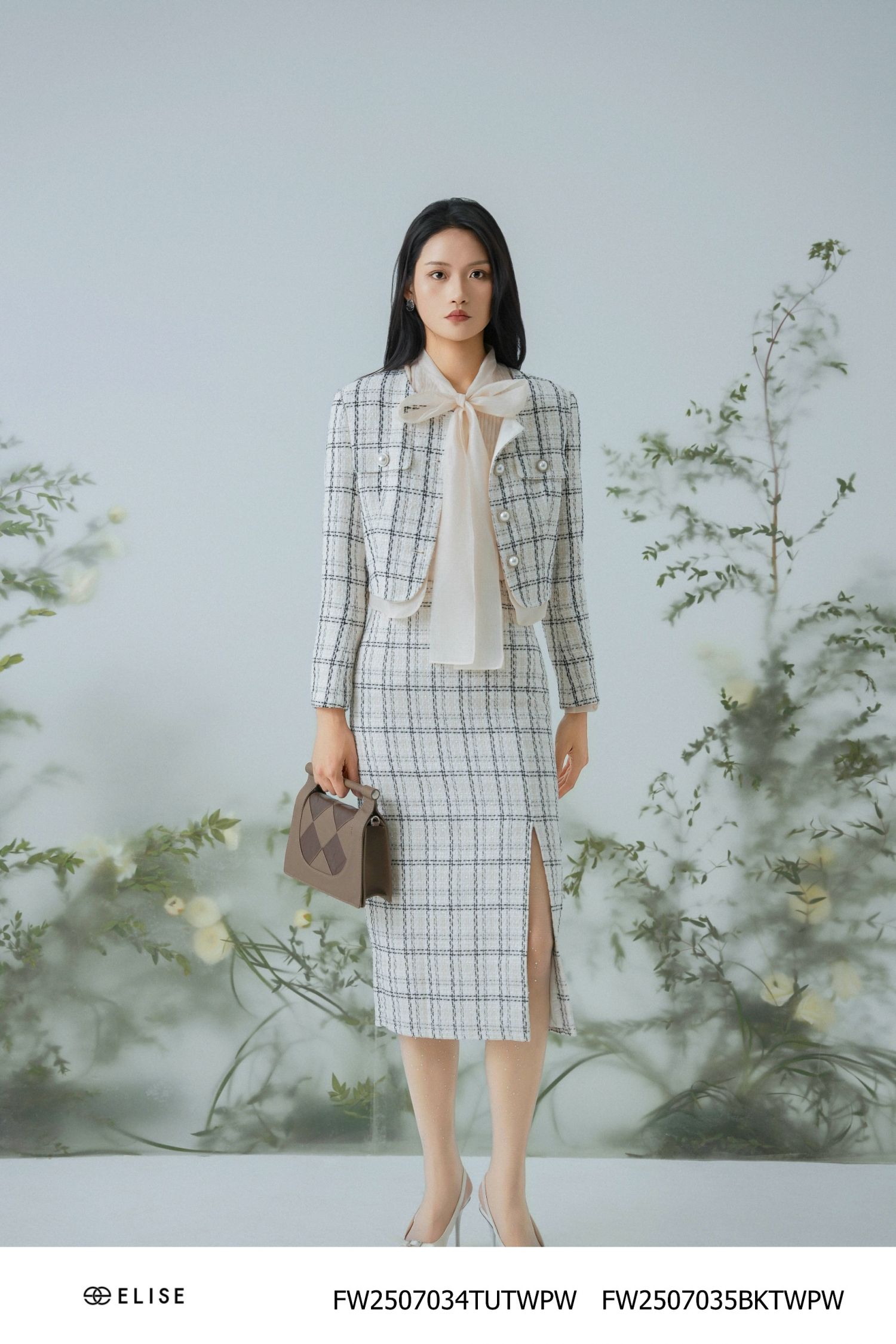 ÁO KHOÁC TWEED TRẮNG KT KẺ ĐEN PHỐI VẠT TƠ