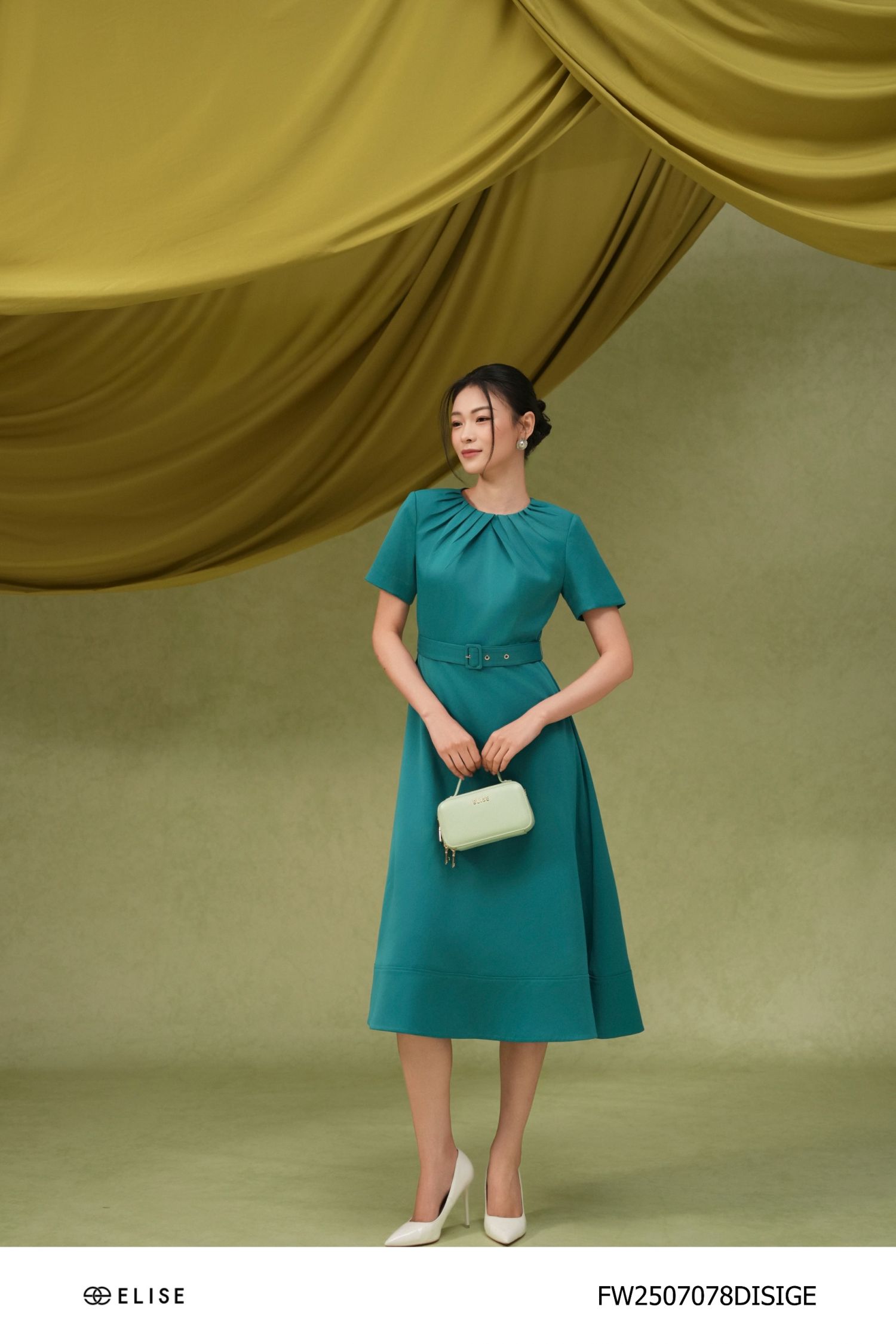 ĐẦM XANH LỤC BẢO XẾP LY CỔ ĐAI EO