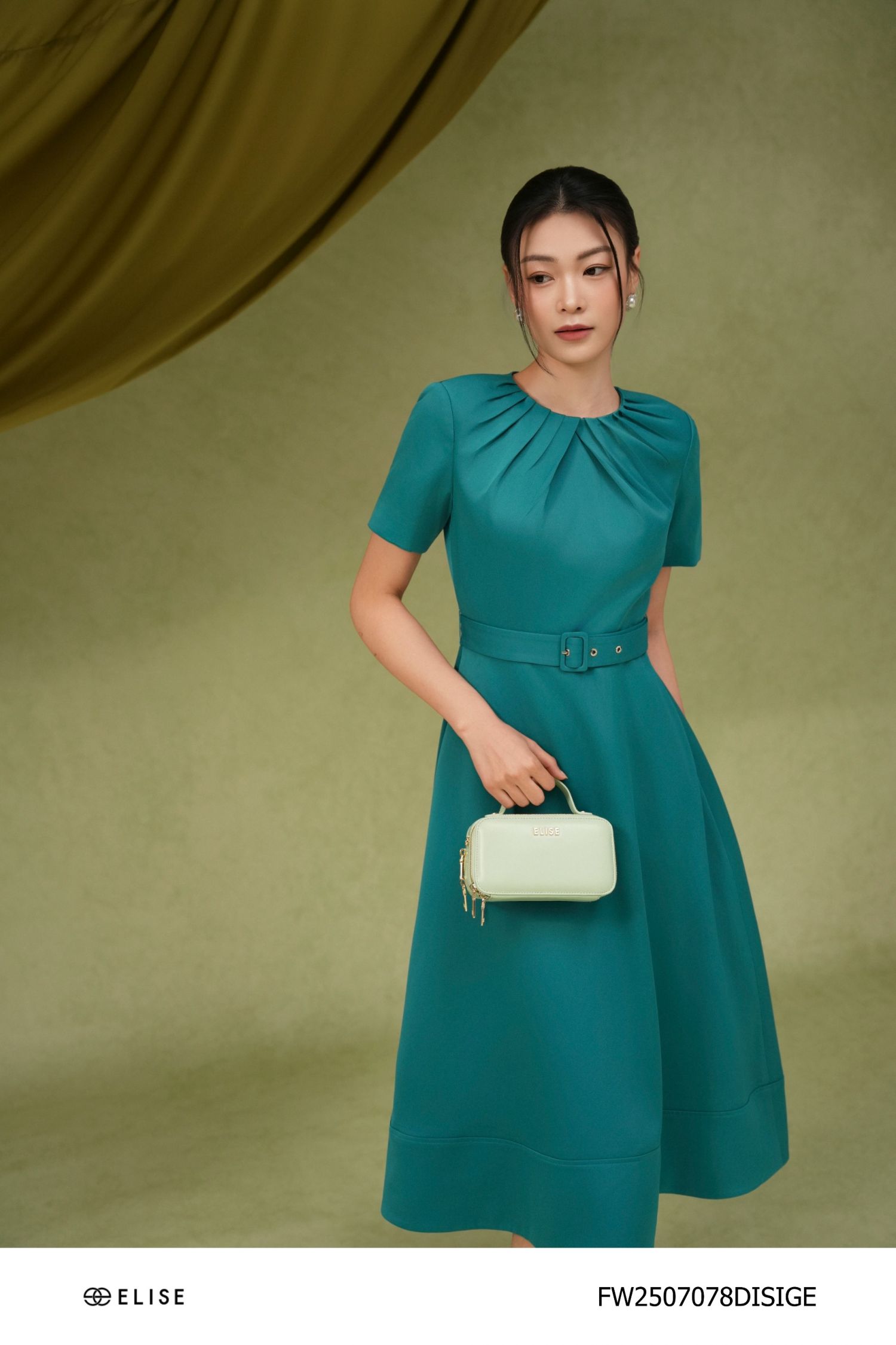ĐẦM XANH LỤC BẢO XẾP LY CỔ ĐAI EO