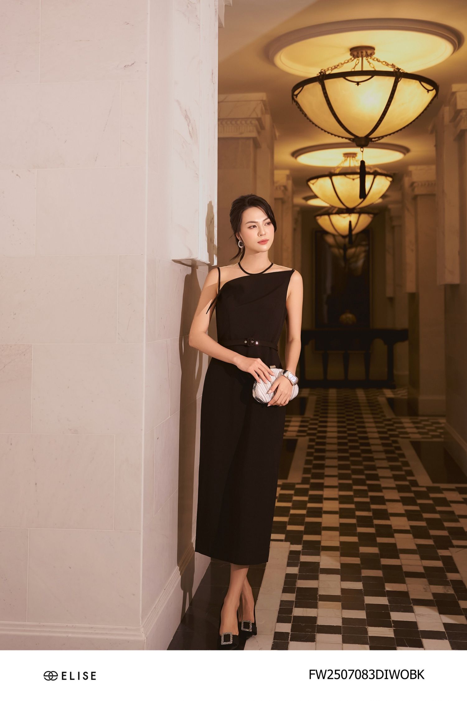 ĐẦM BÚT CHÌ ĐEN VAI LƯỚI ĐAI EO