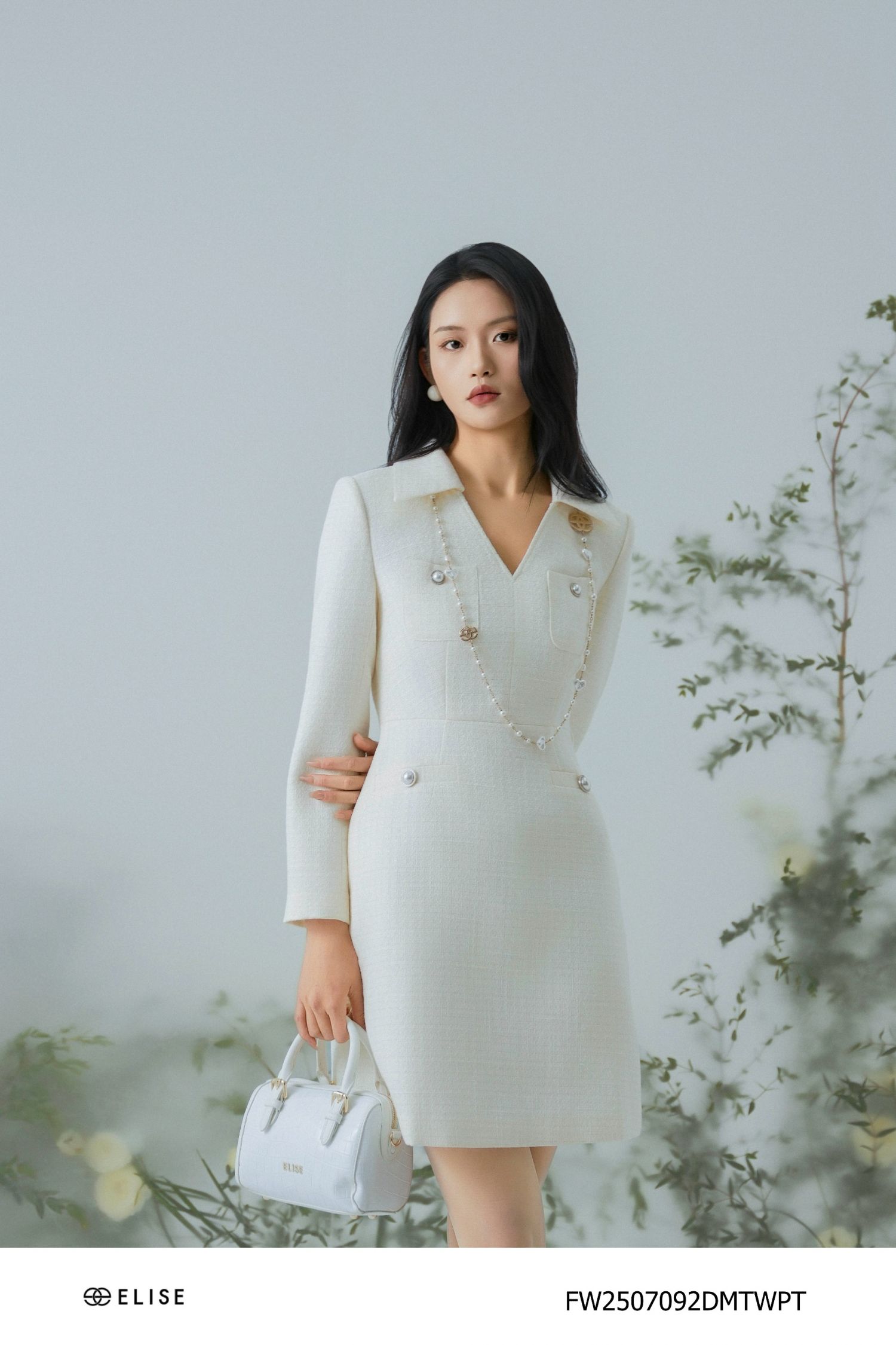ĐẦM TWEED TRẮNG SỢI KIM TUYẾN CỔ V