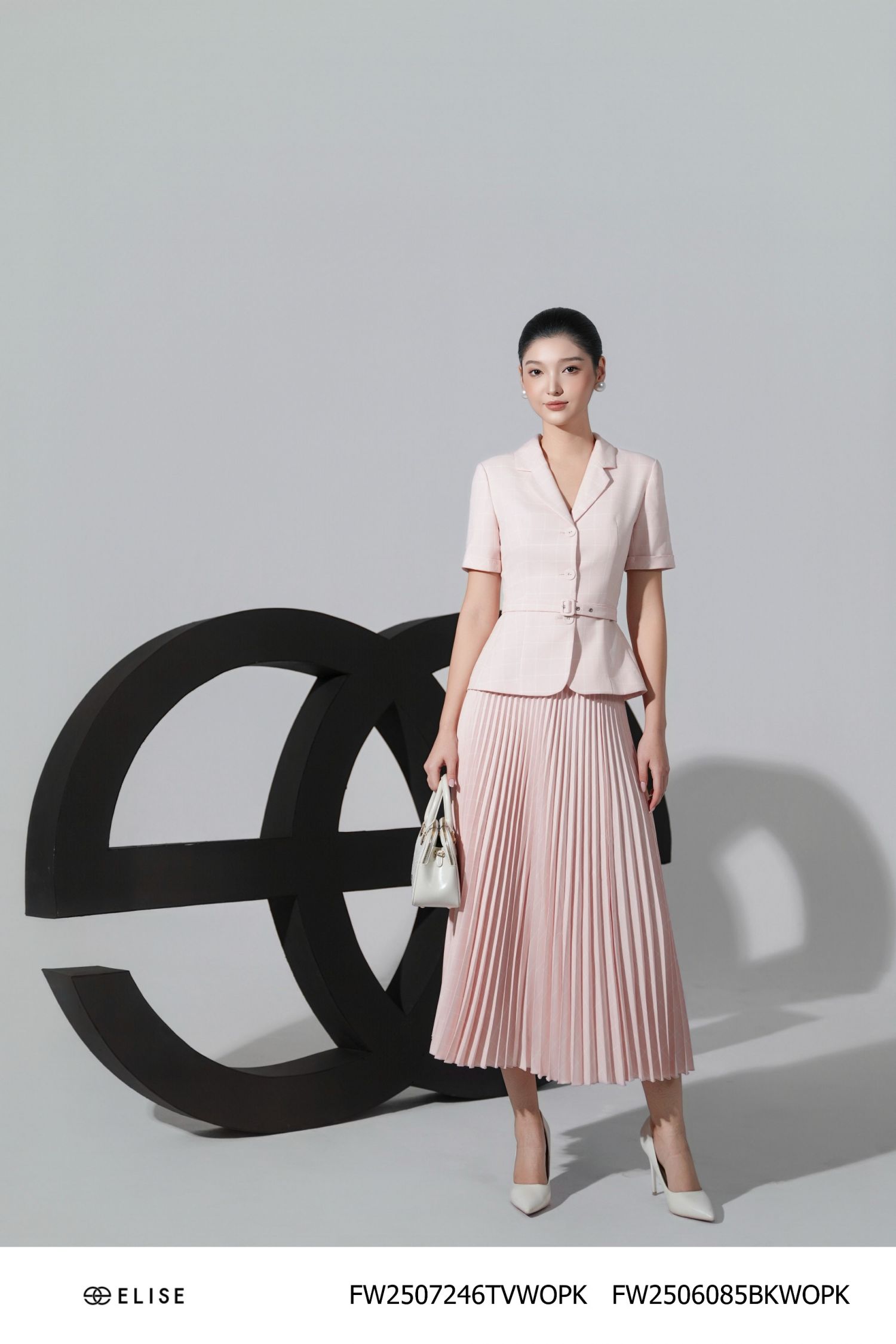 ÁO VEST KẺ Ô TRẮNG HỒNG TAY LƠ VÊ ĐAI EO