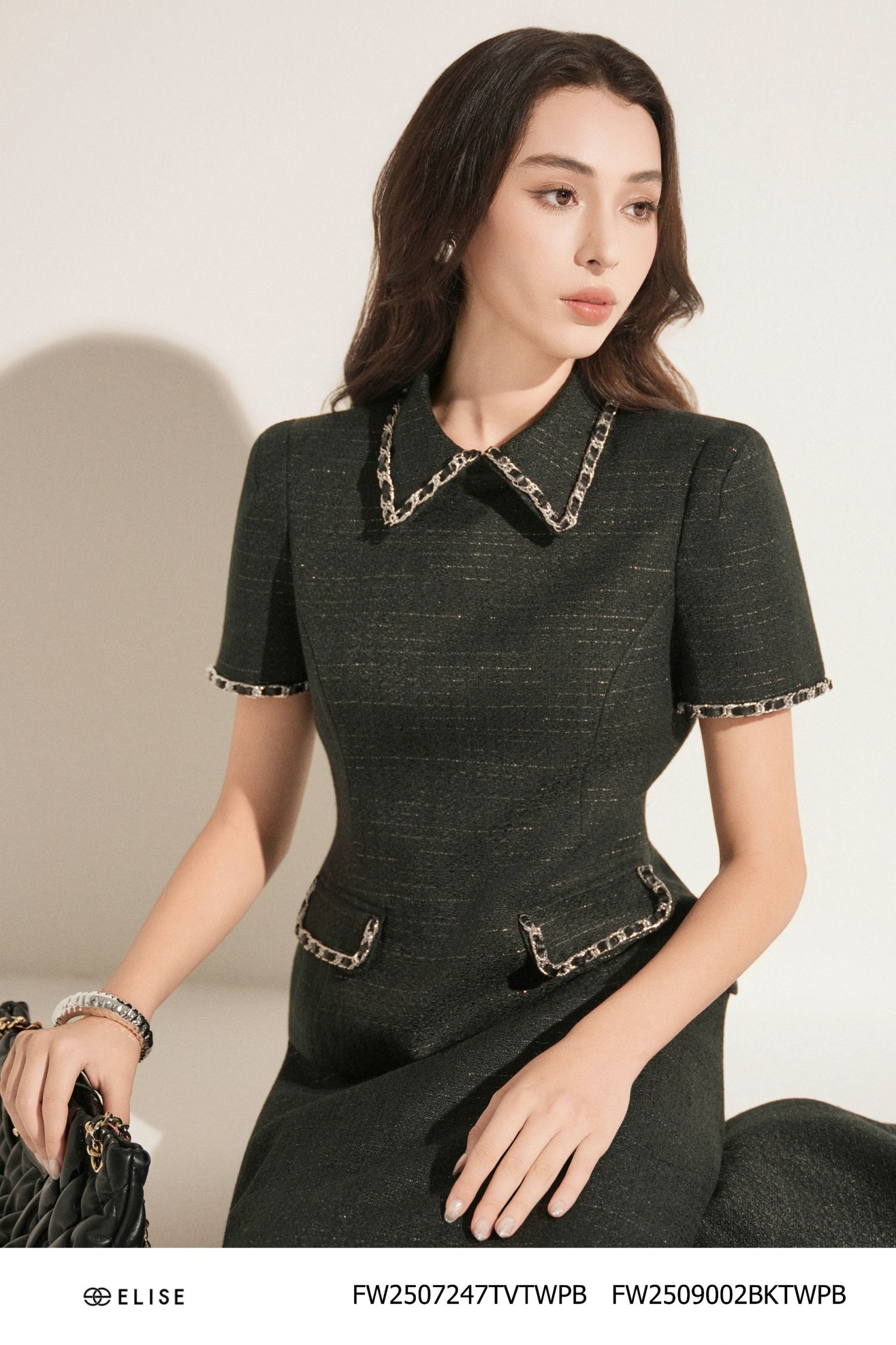 ÁO TWEED ĐEN VÂN KT VIỀN DÂY XÍCH