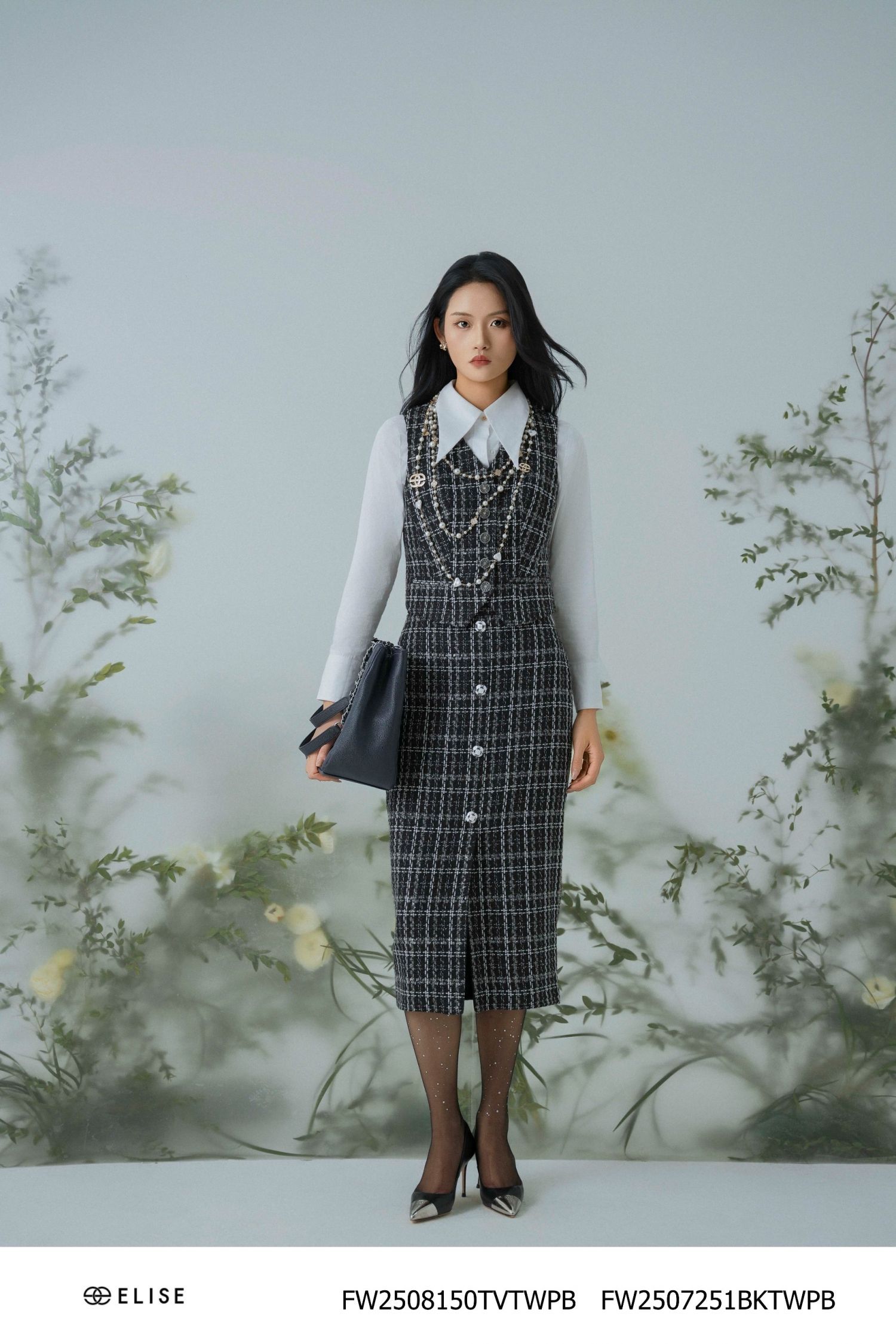 JUPE TWEED ĐEN KẺ TRẮNG KIM TUYẾN
