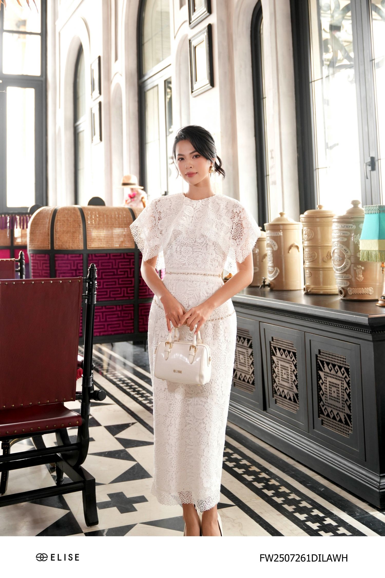 ĐẦM REN HOA CHỈ TRẮNG VAI CAPE