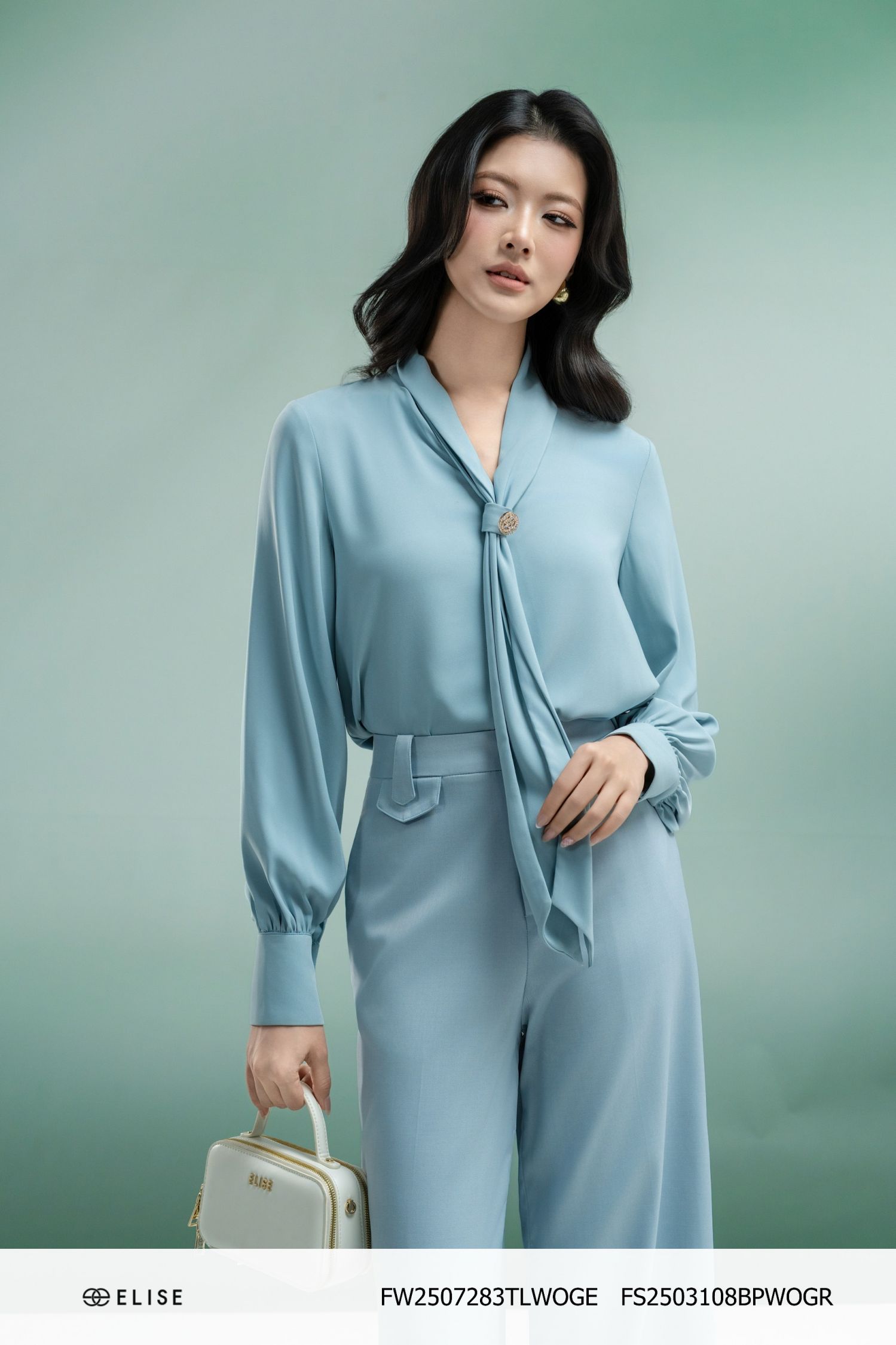 ÁO XANH NGỌC CỔ KHĂN LUỒN NHẪN