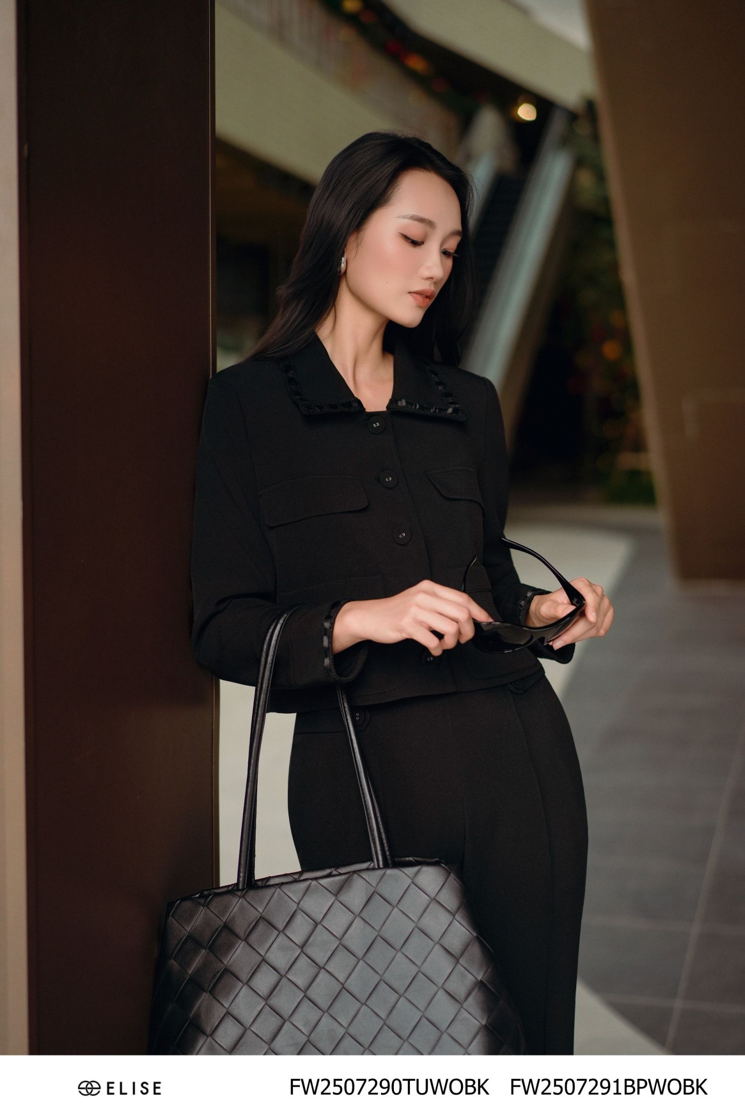 VEST TUYTSY ĐEN TÚI ỐP