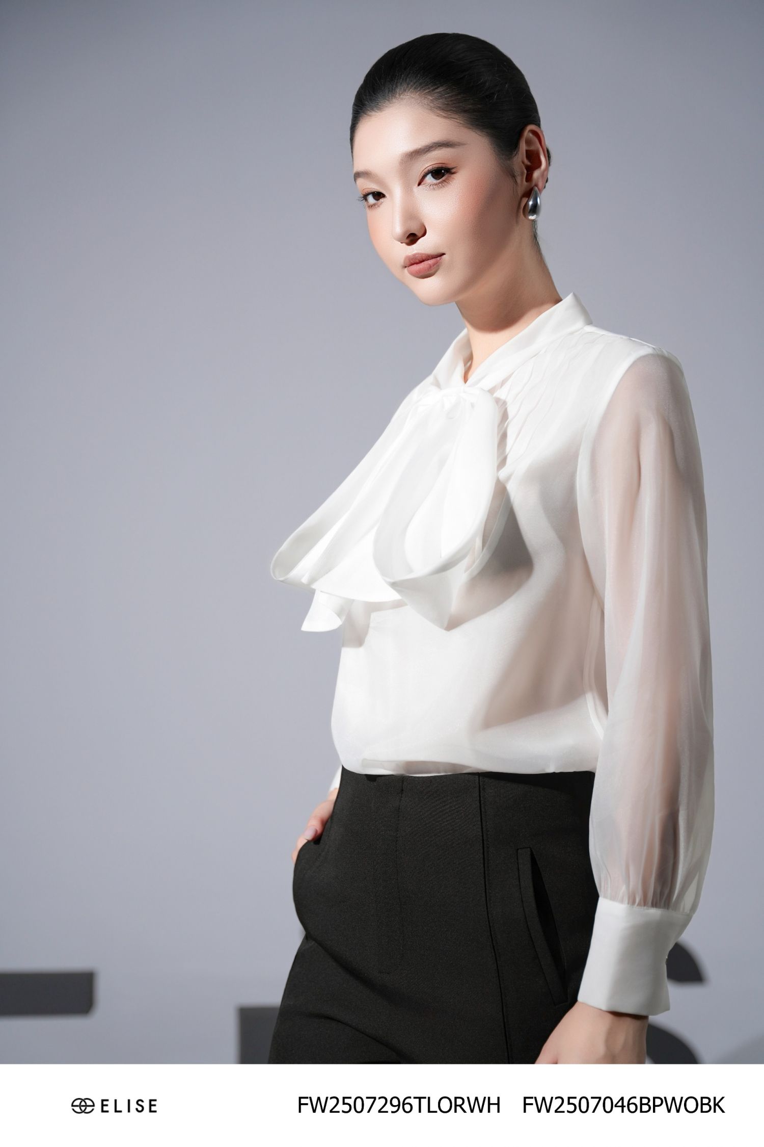 SM TƠ TRẮNG BẤU MÍ NGỰC NƠ CỔ