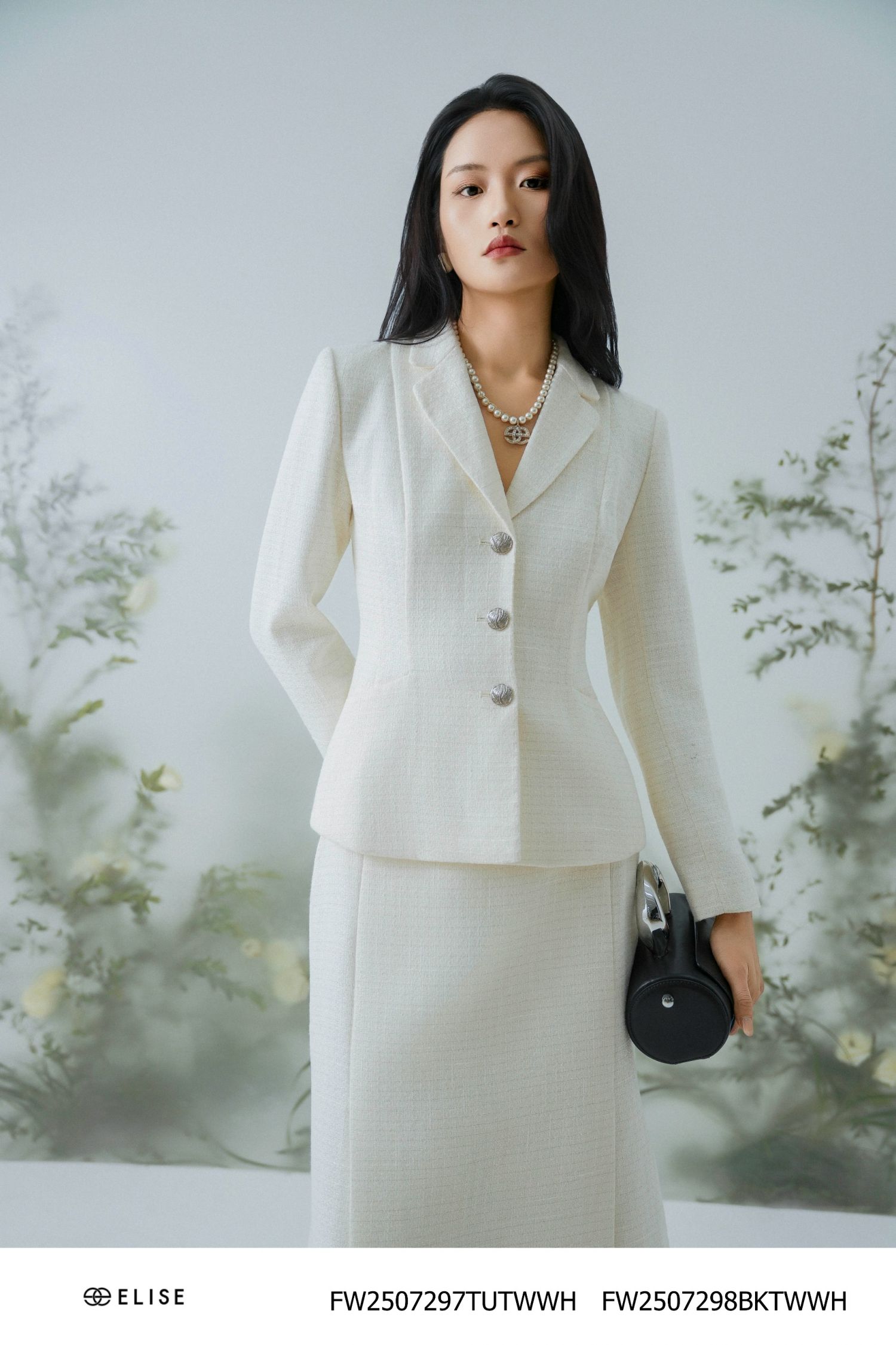 VEST TWEED TRẮNG SỢI KIM TUYẾN