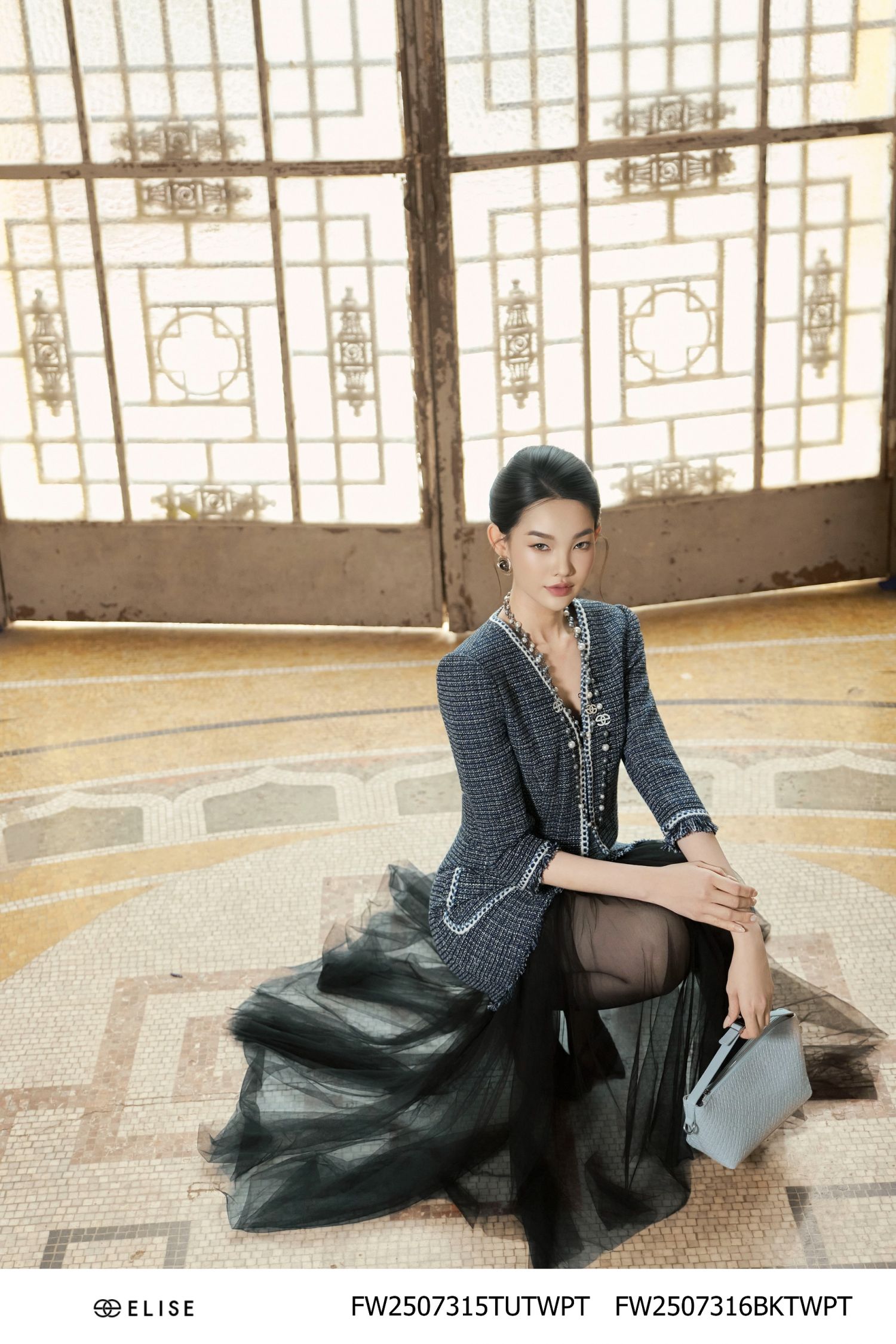 VEST TWEED SỢ KẺ TUA RUA TAY
