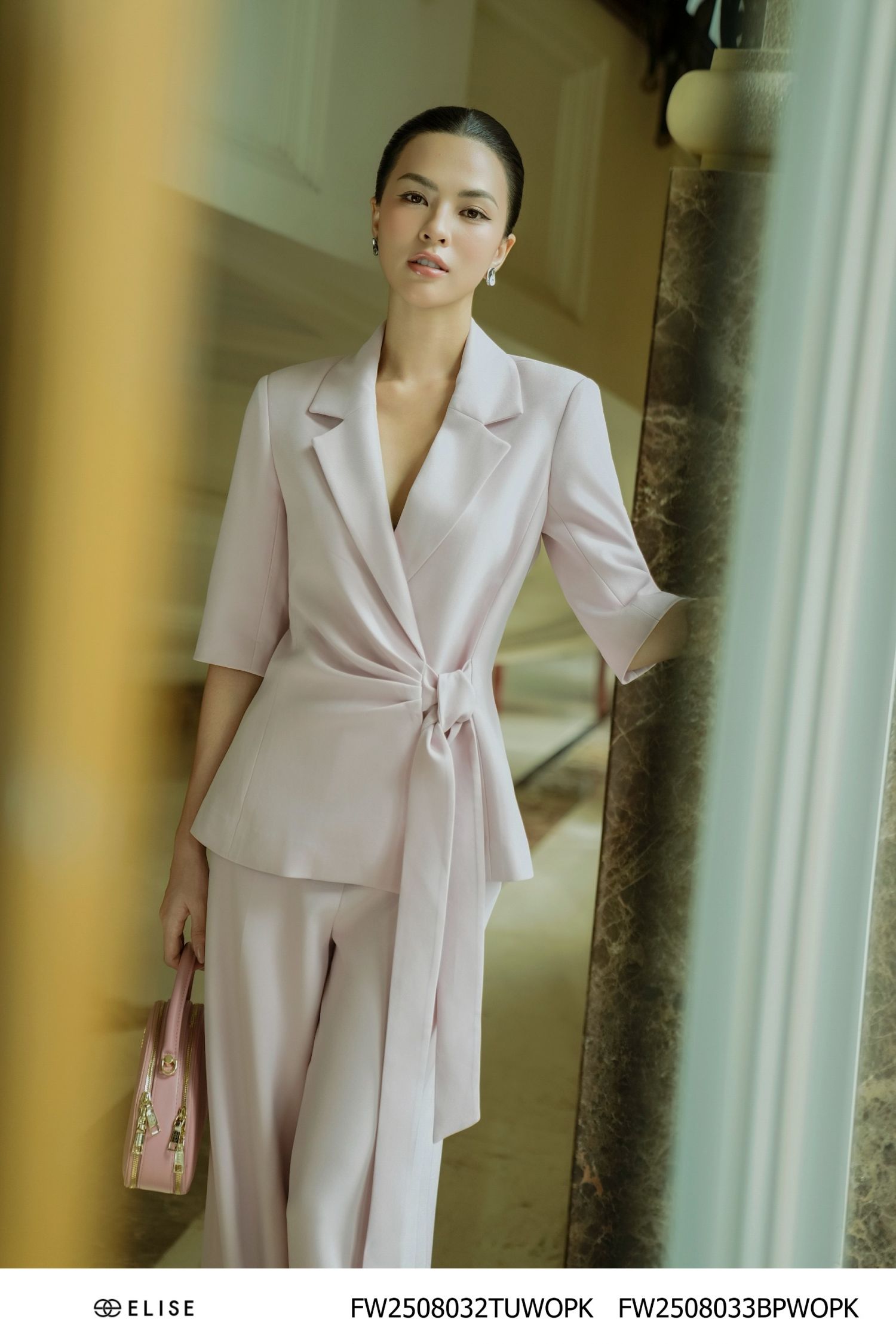 ÁO VEST HỒNG PHẤN VẠT BUỘC