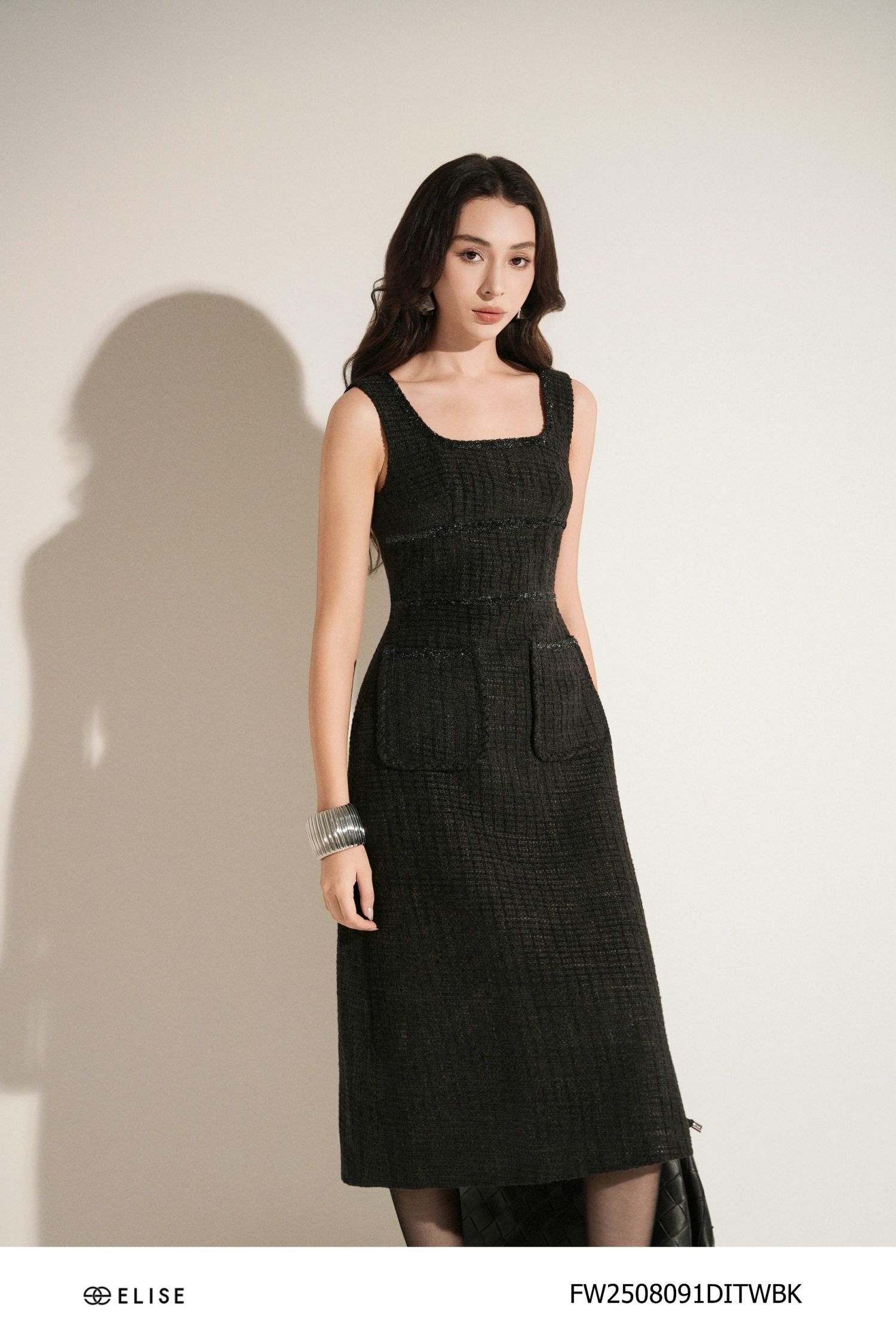 ĐẦM TWEED ĐEN SỢI KẺ Ô ĐÍNH PK KIM TUYẾN