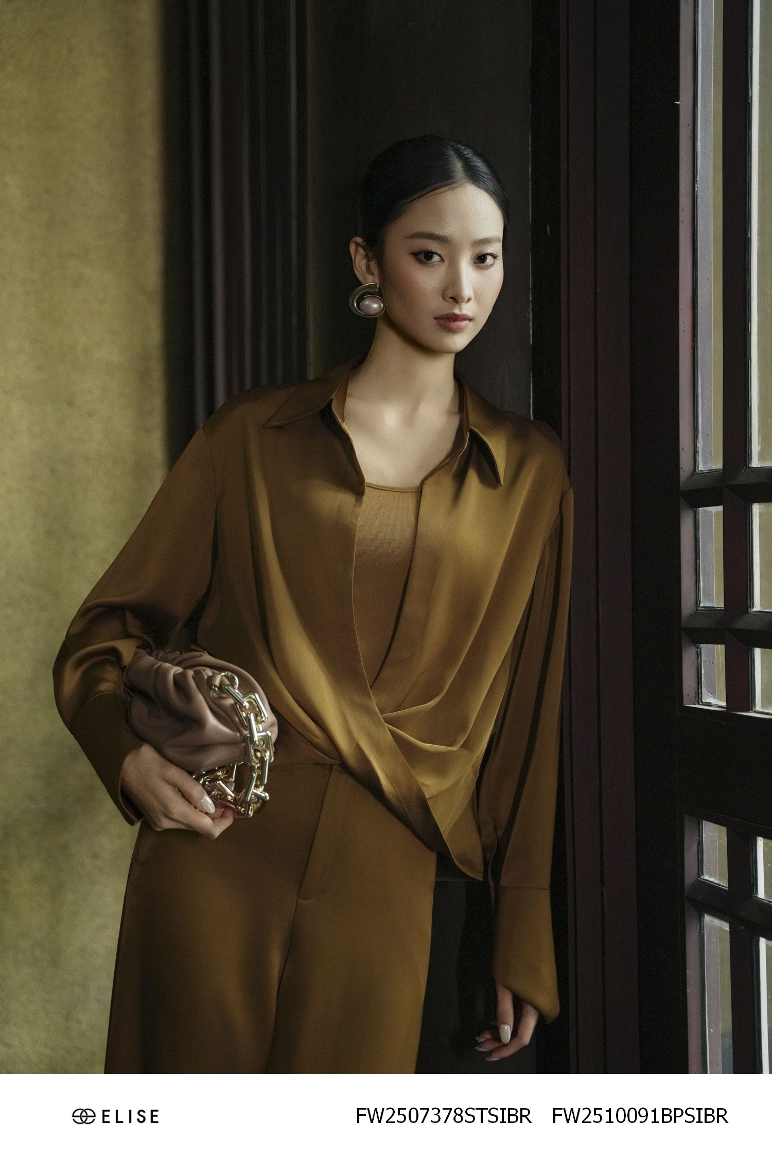 QUẦN SUÔNG LỤA NÂU VÀNG TÚI CHÉO