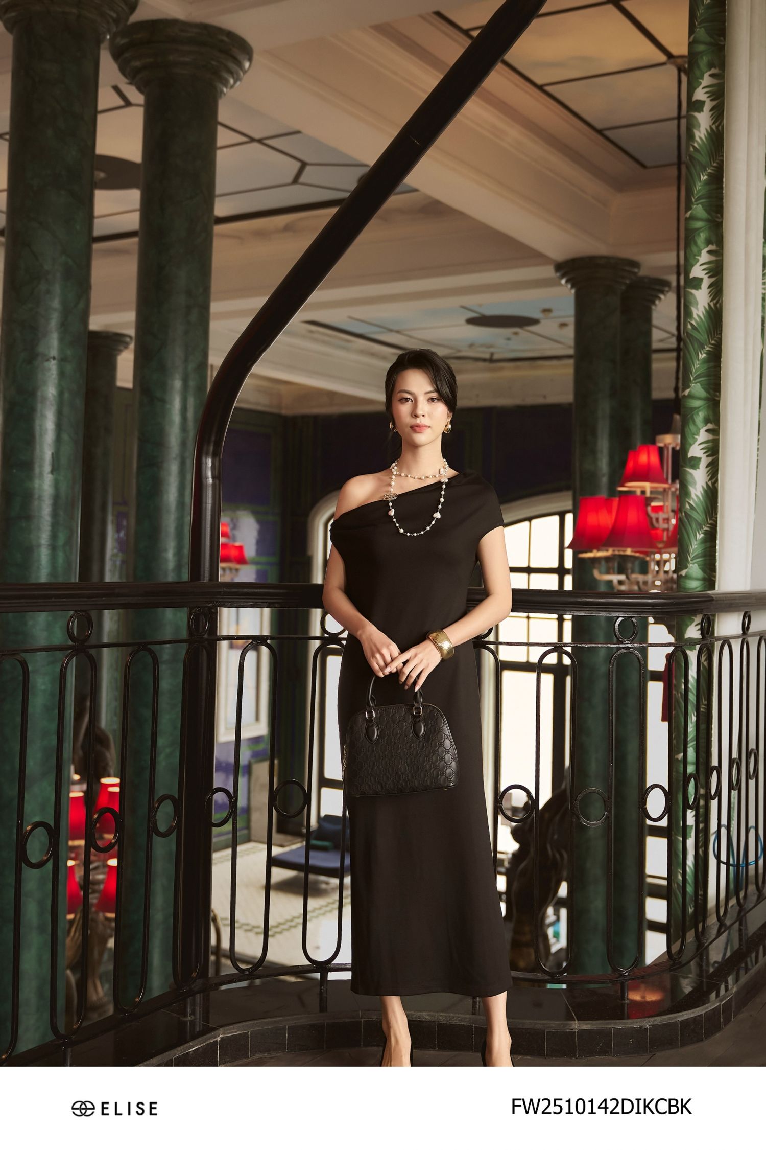 ĐẦM UMI ĐEN TRỄ VAI LỆCH XẺ BÊN
