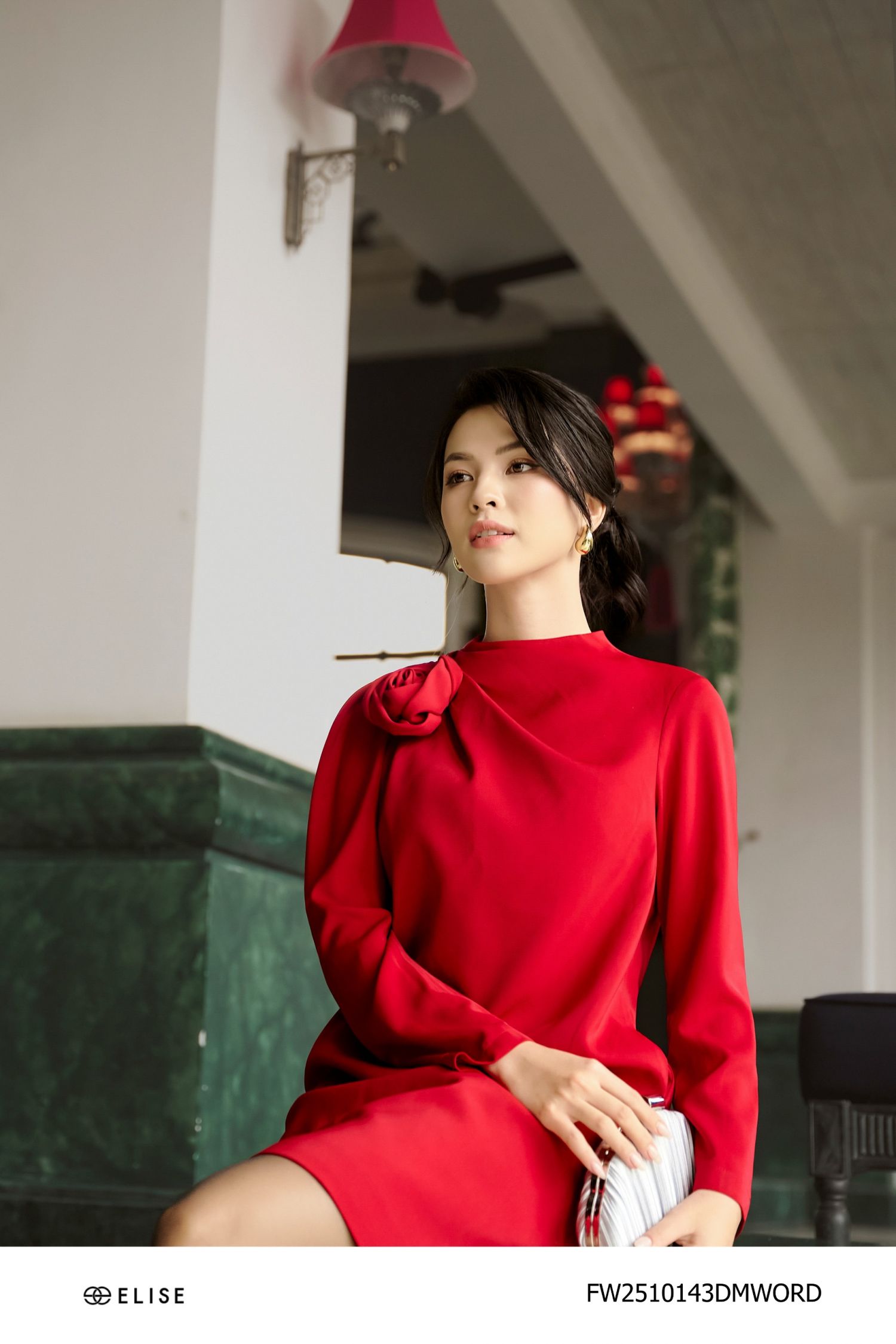 ĐẦM ĐỎ SUÔNG XẾP NHÚN VAI CÀI HOA
