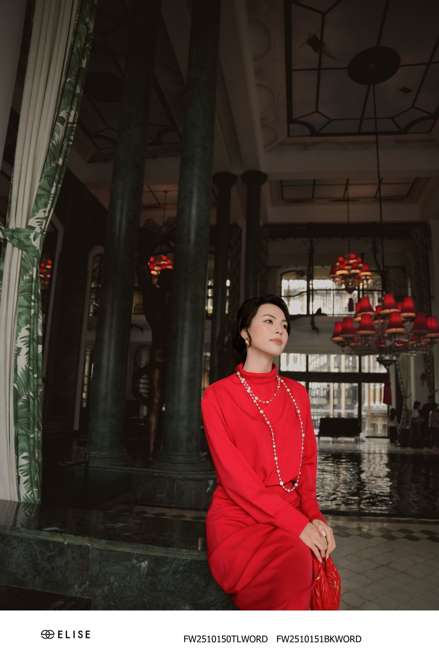 JUPE ĐỎ XẾP NHÚN KHÓA ĐỒNG XẺ BÊN