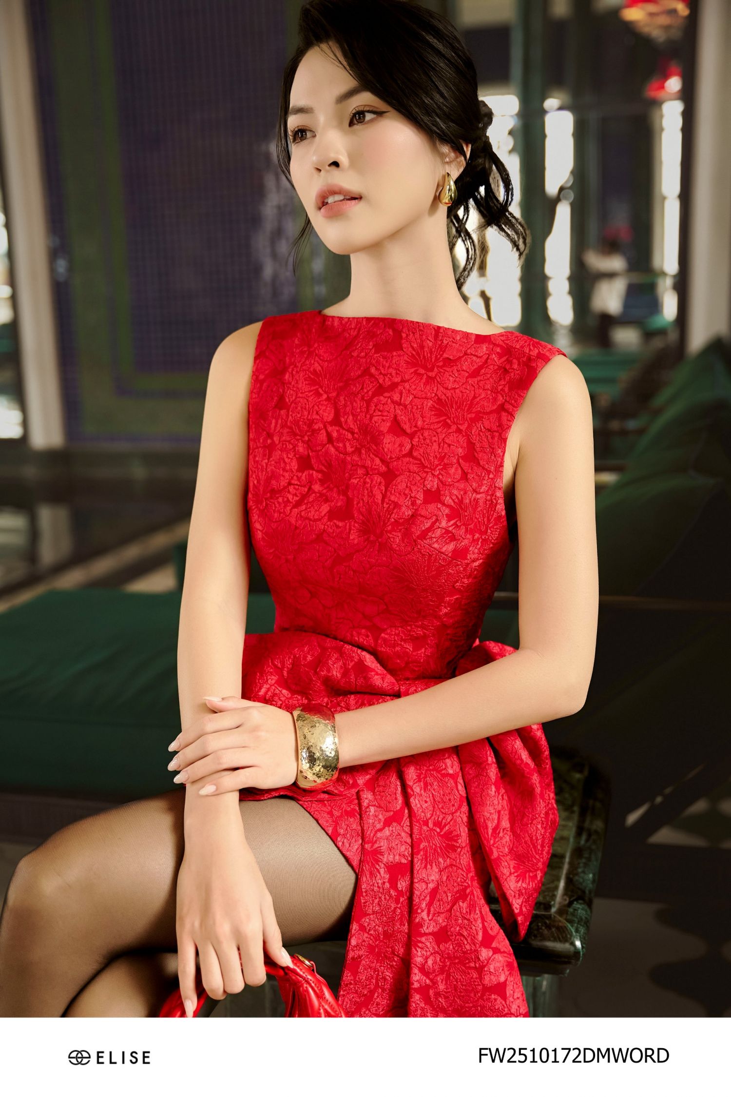 ĐẦM GẤM HOA ĐỎ ĐÍNH NƠ EO