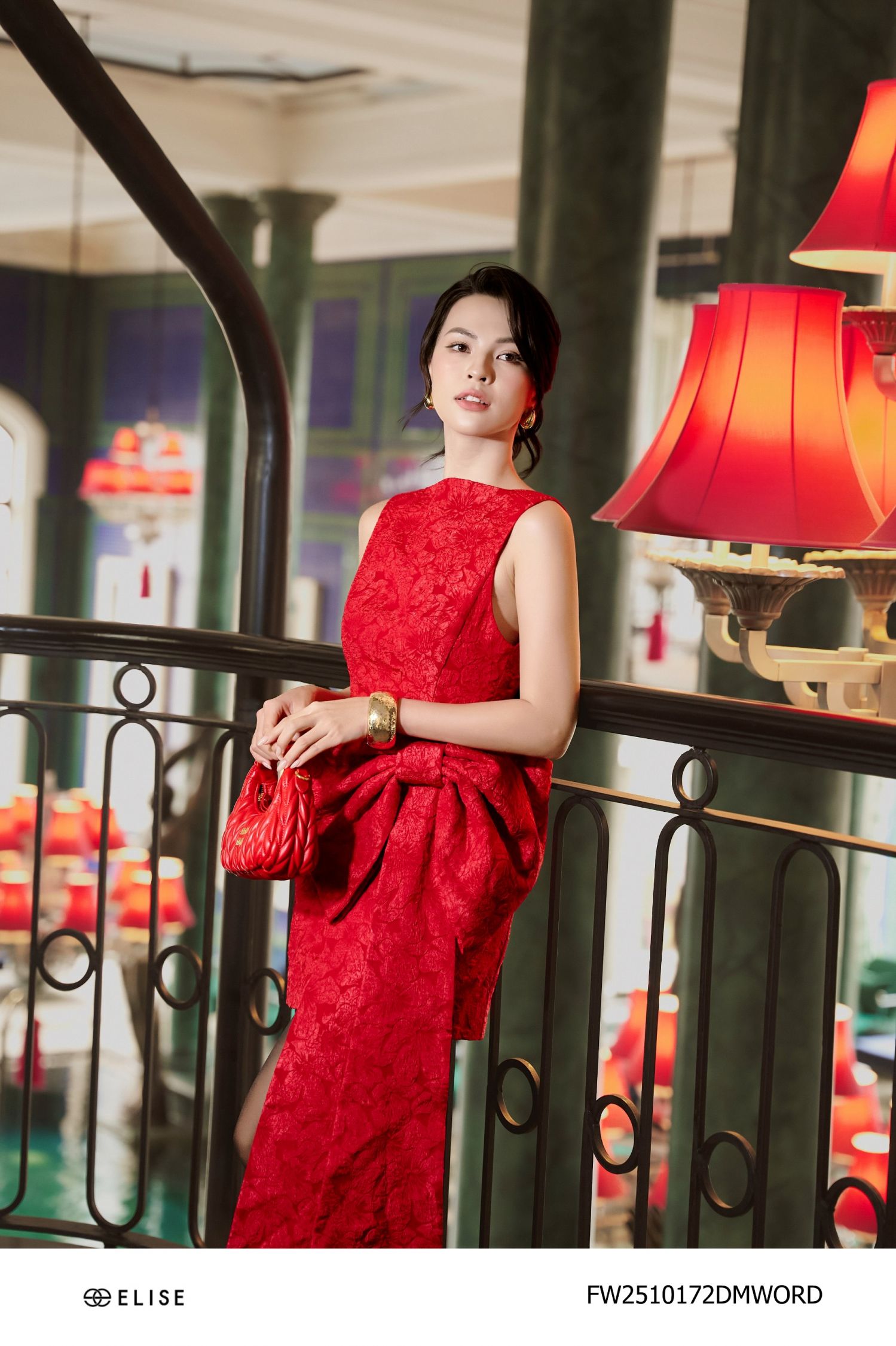 ĐẦM GẤM HOA ĐỎ ĐÍNH NƠ EO